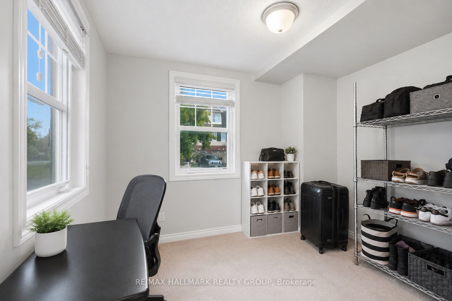 588 Foxlight Circle Property Photo 4