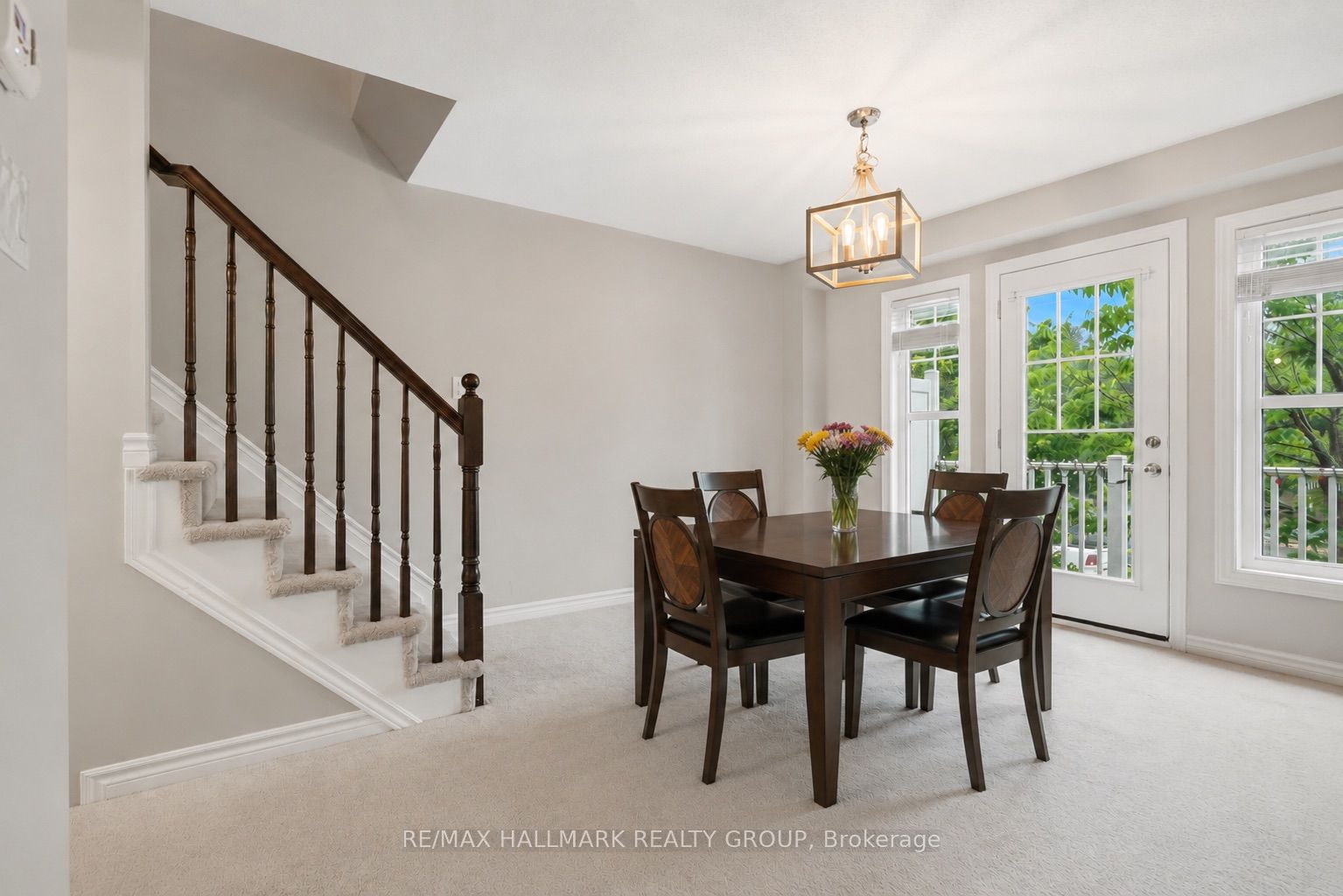 588 Foxlight Circle Property Photo 7