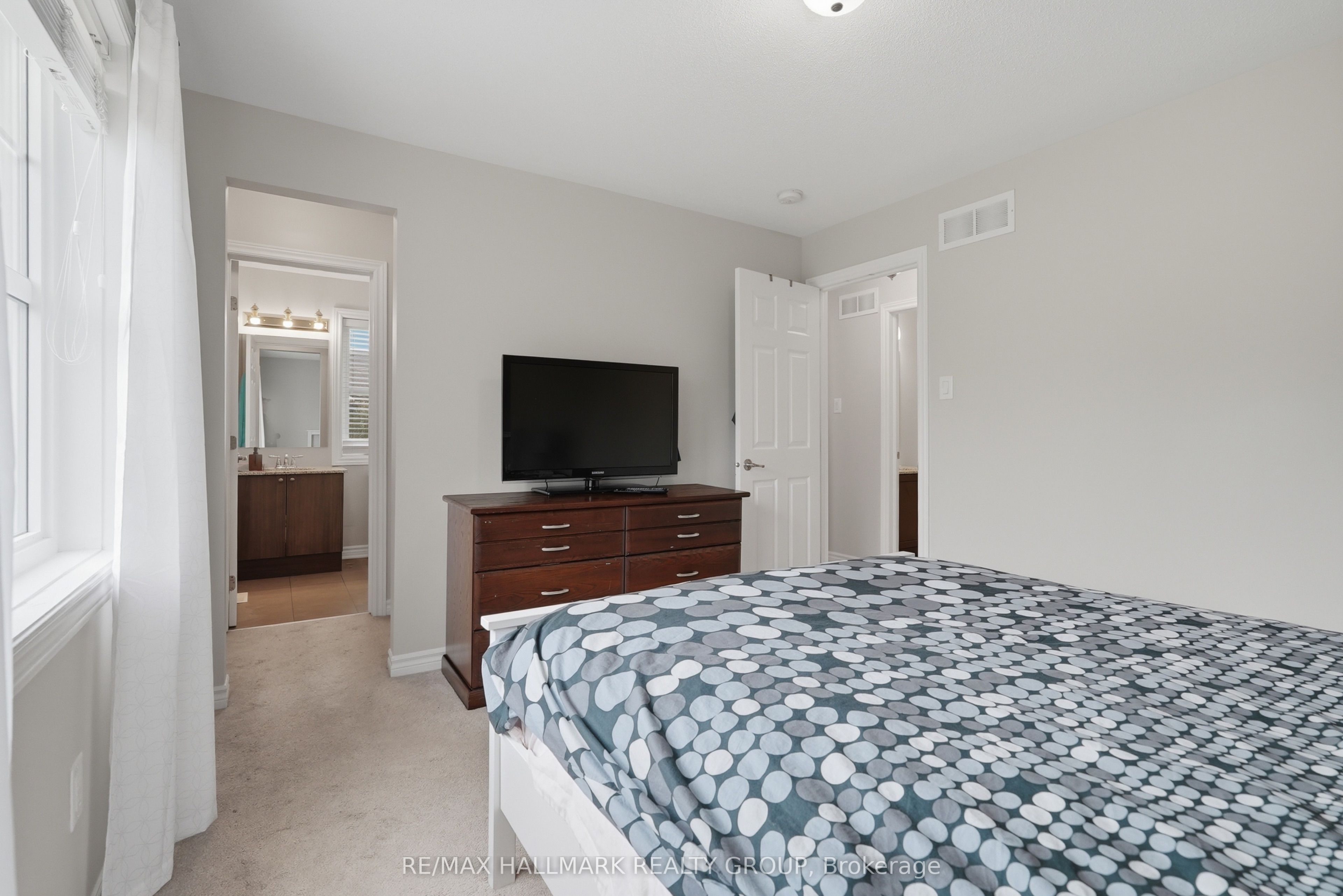 588 Foxlight Circle Property Photo 23