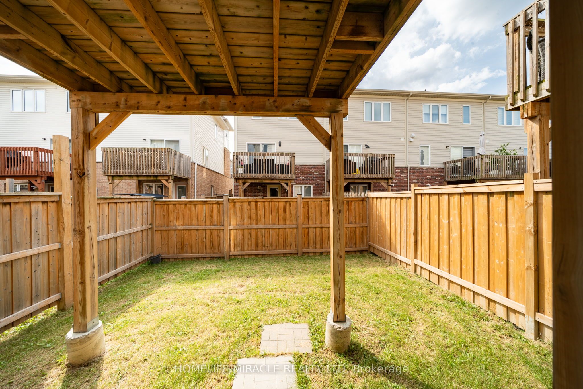 10 Kenridge Terrace Property Photo 40