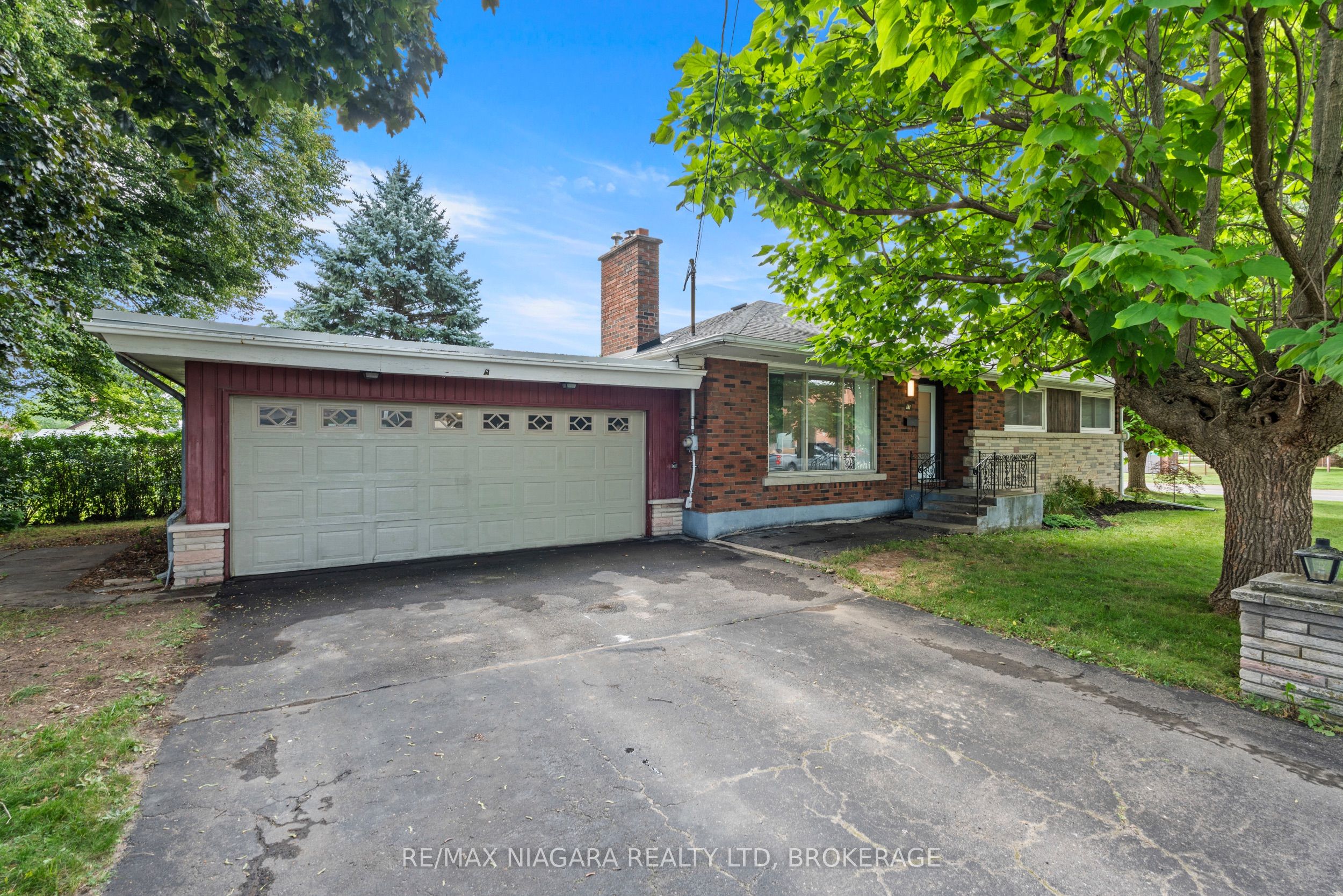 67 MAPLE PARK Drive Property Photo 1