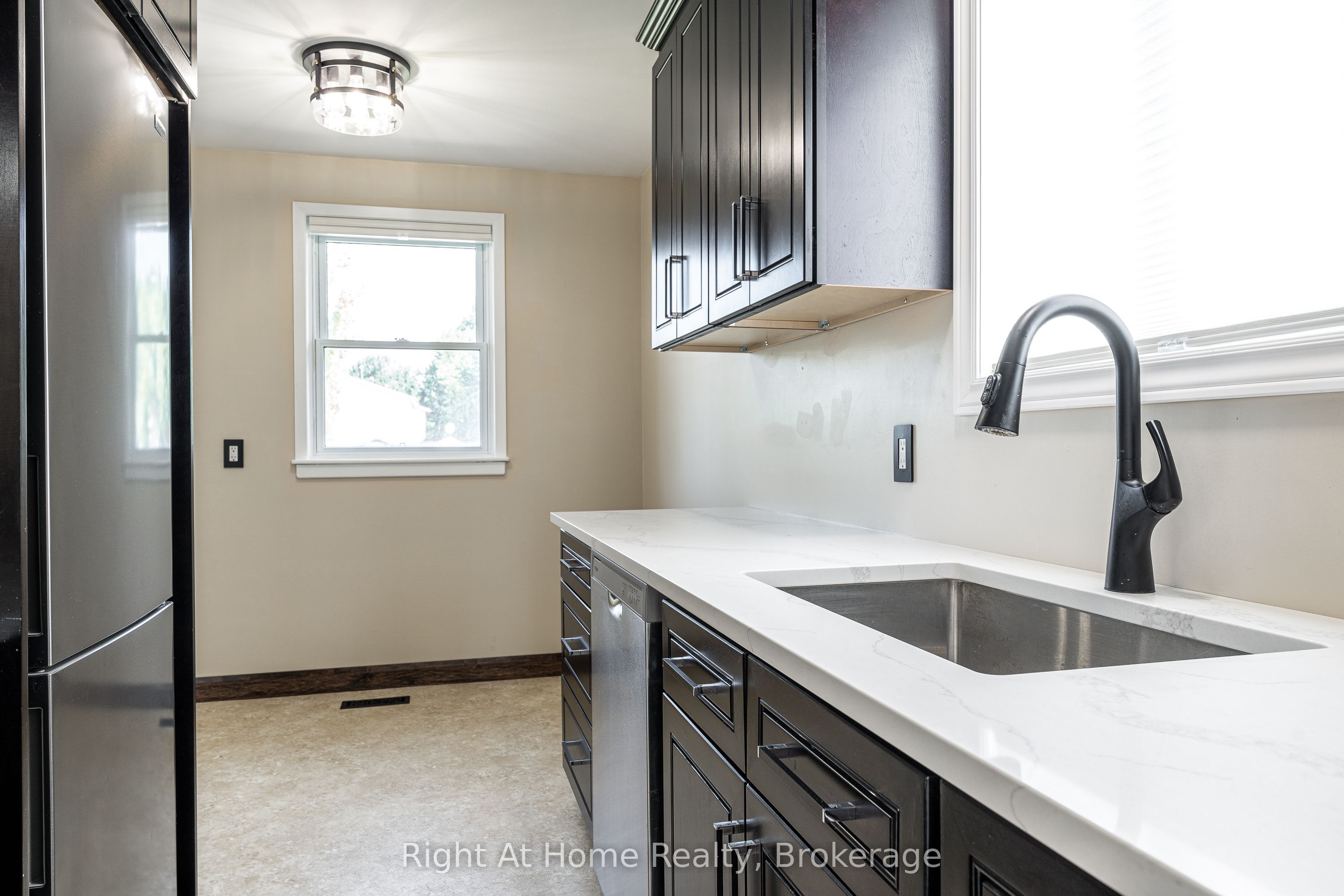 65 Maple Avenue Property Photo 8