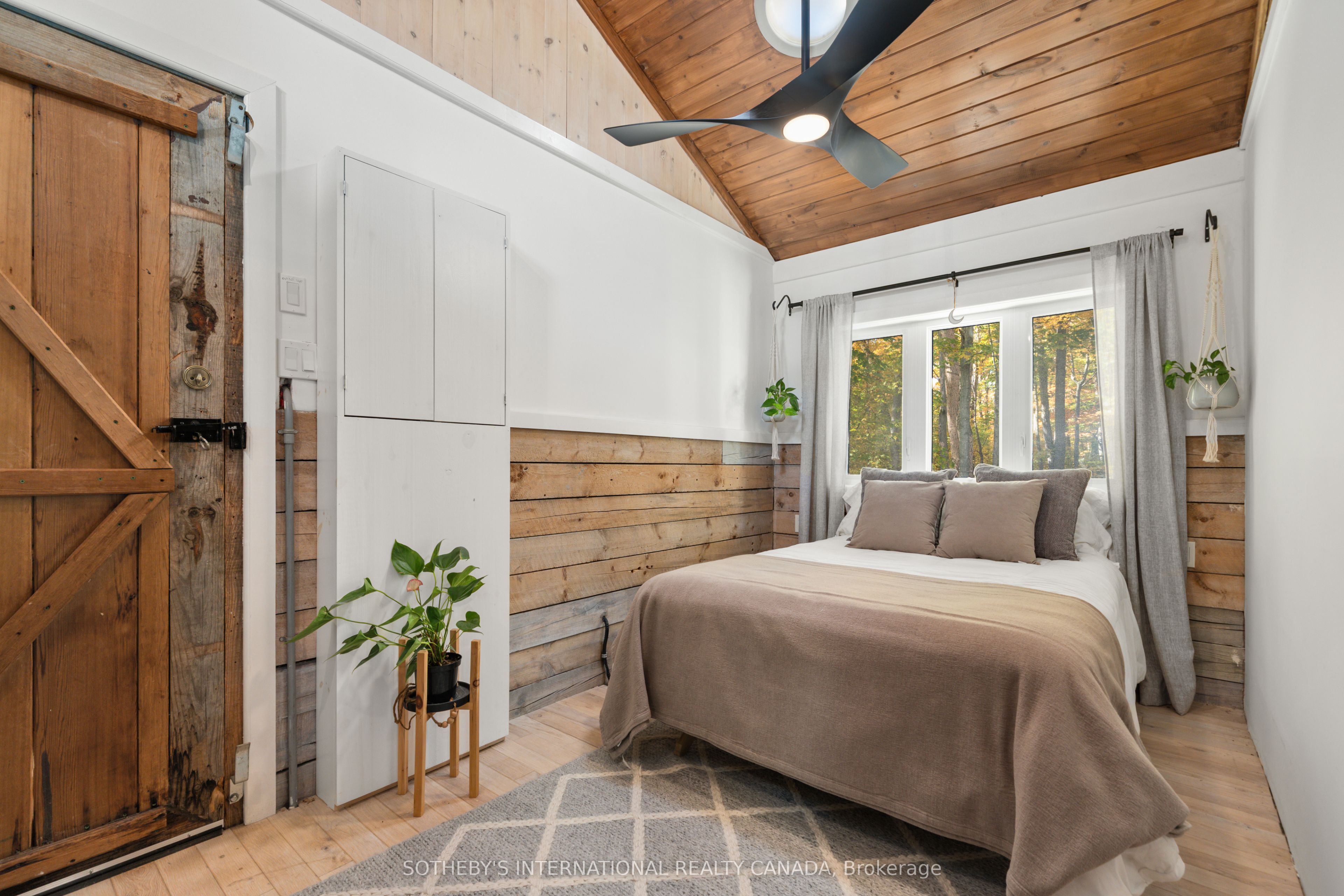 220 Easterbrook Road S Property Photo 18