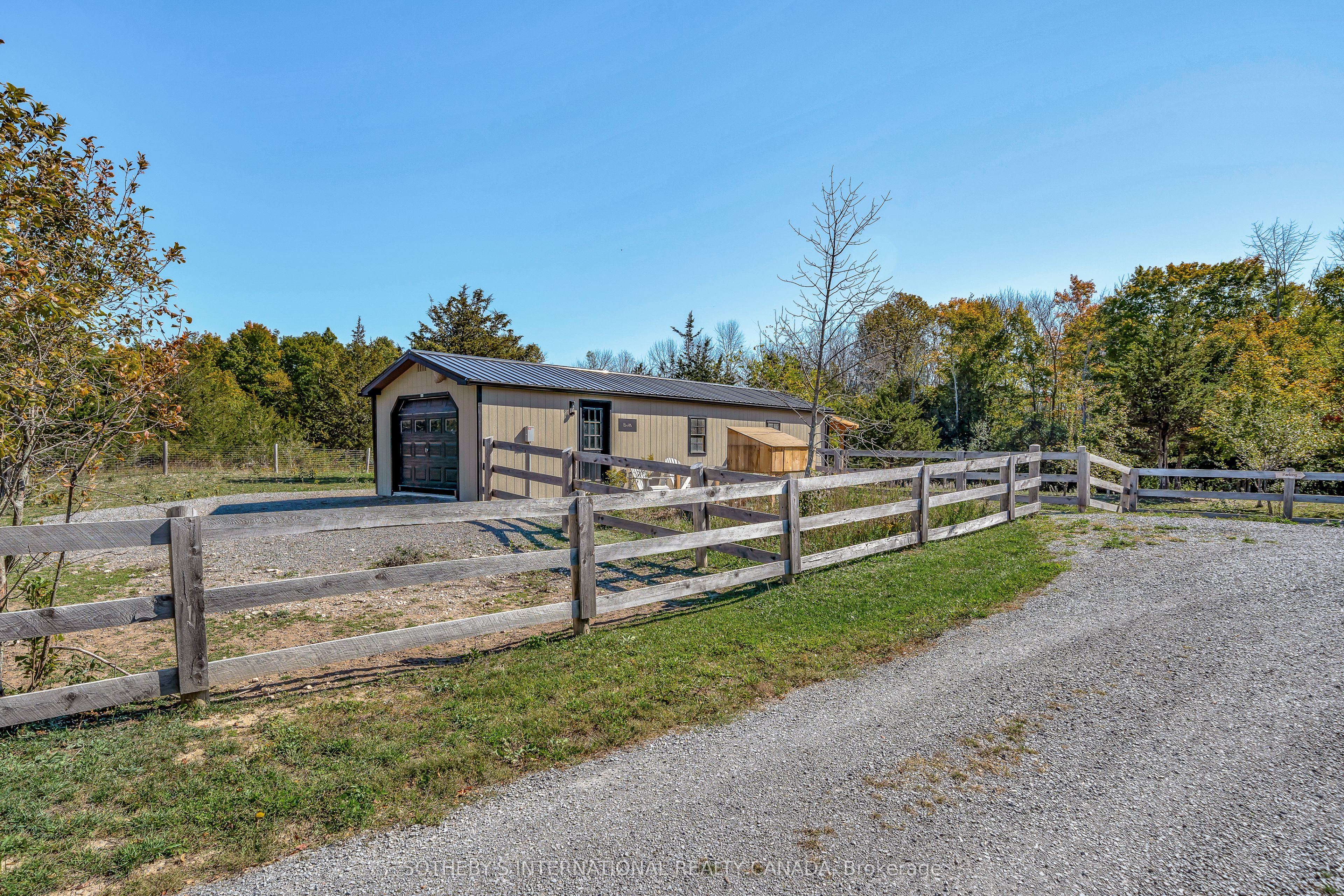 220 Easterbrook Road S Property Photo 43