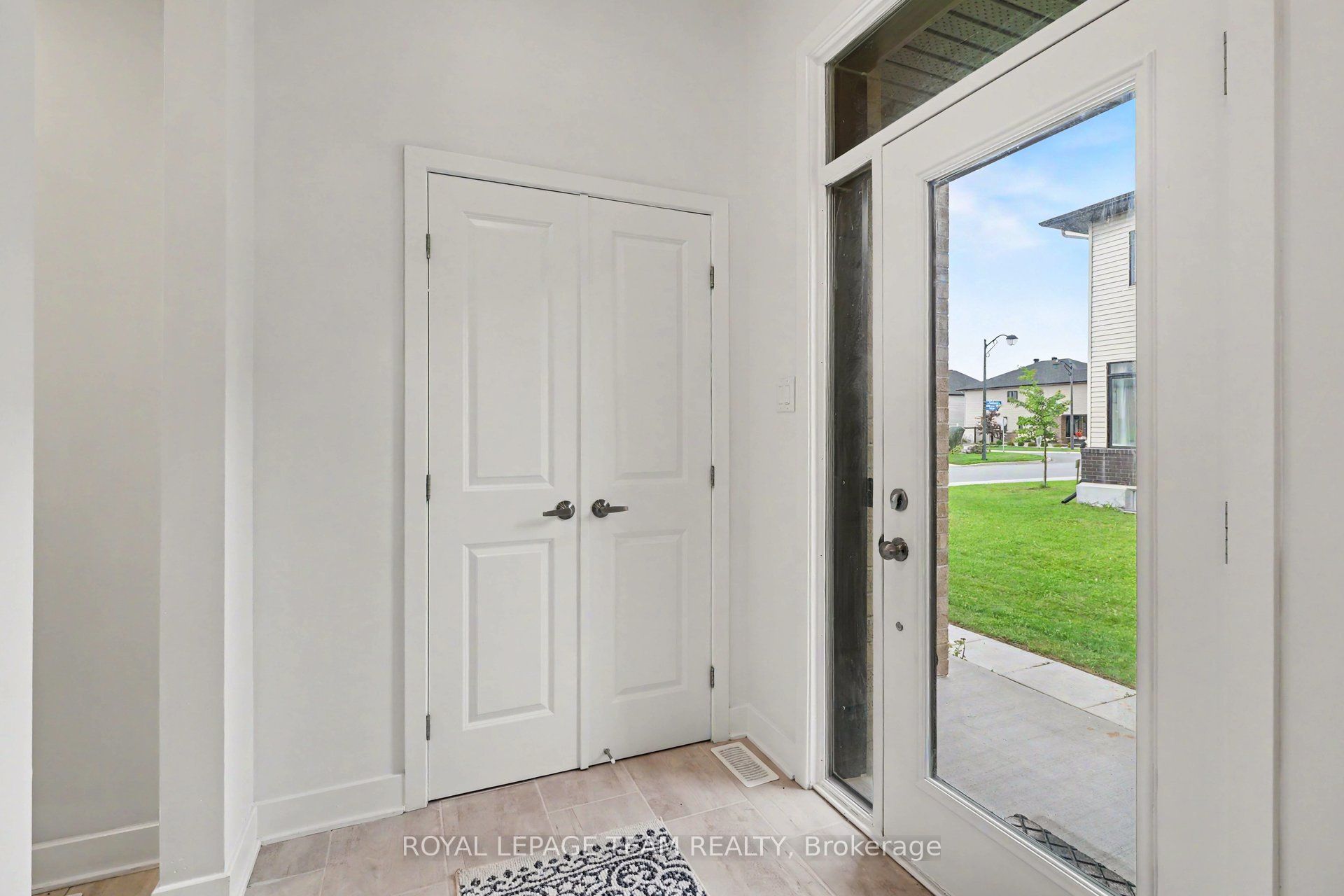 590 Triangle Street Property Photo 4
