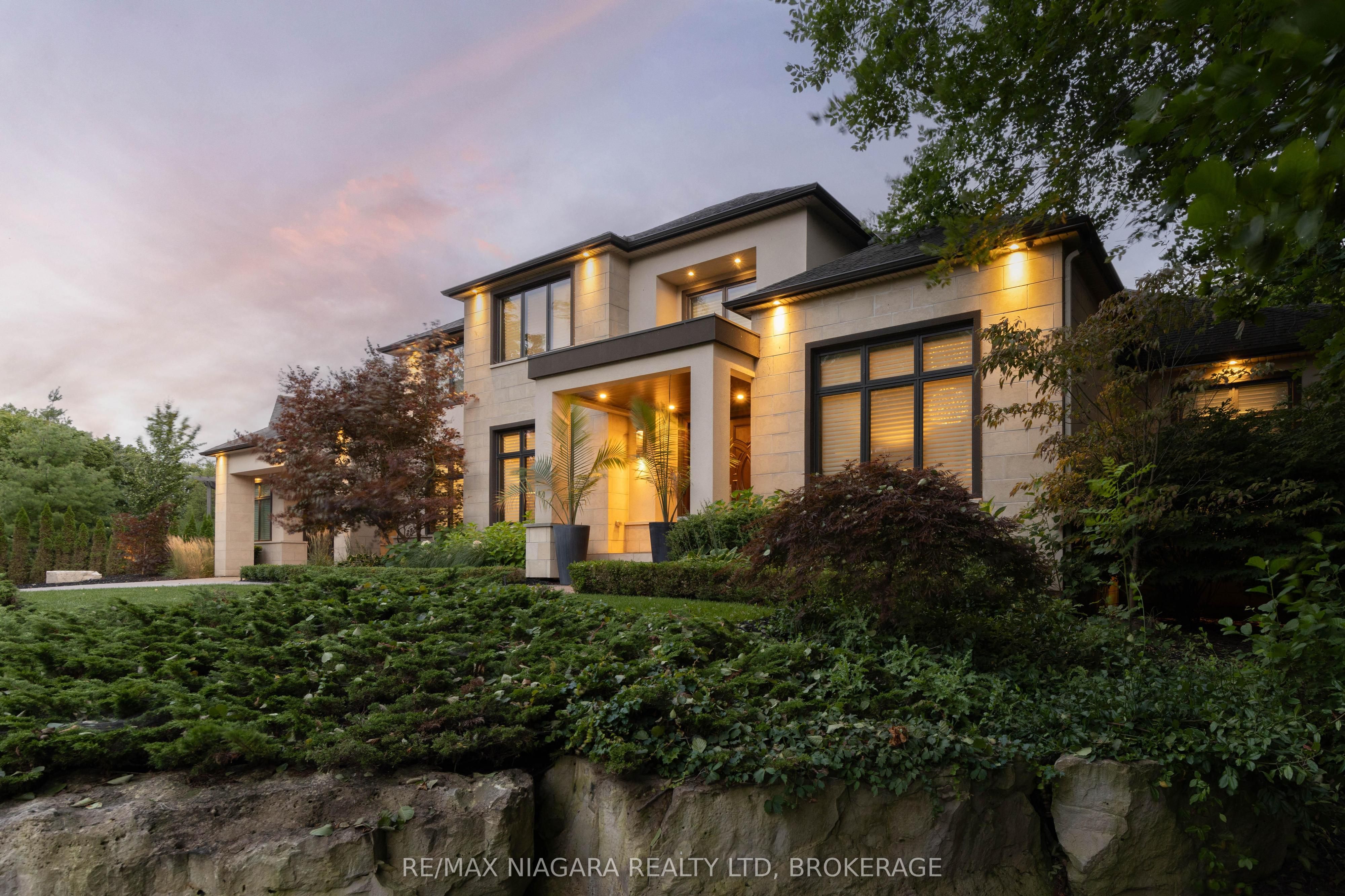 362 Niagara Boulevard Property Photo 3