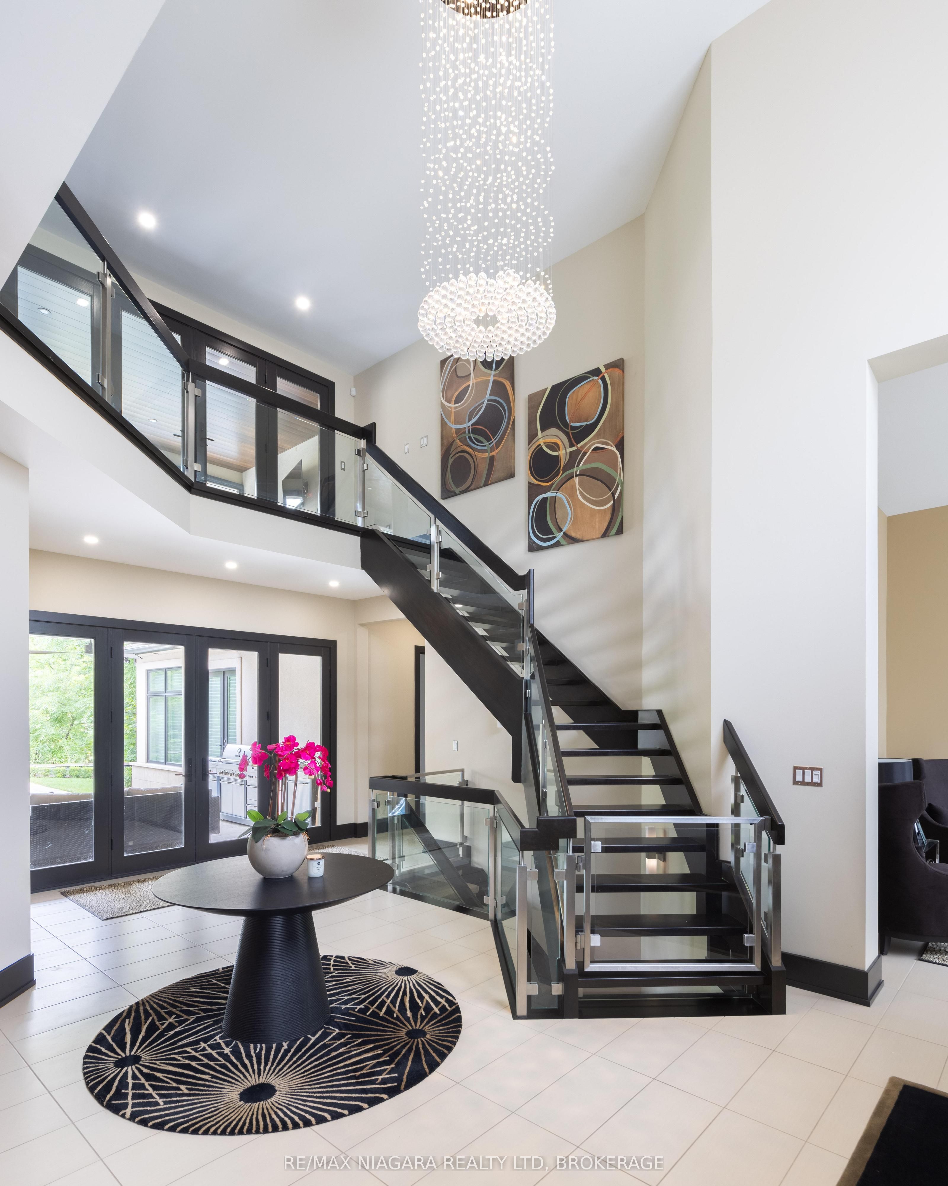 362 Niagara Boulevard Property Photo 10
