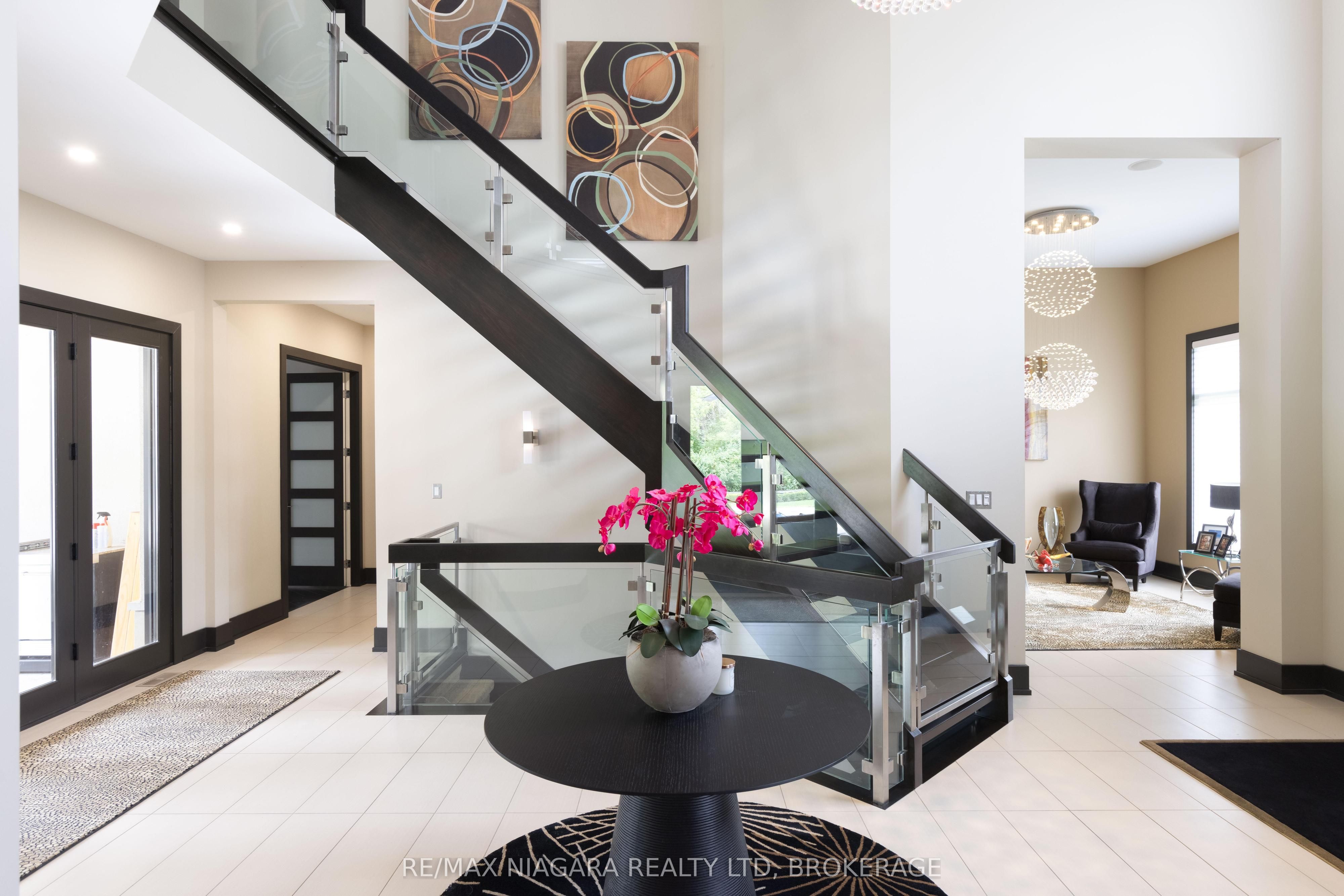 362 Niagara Boulevard Property Photo 11