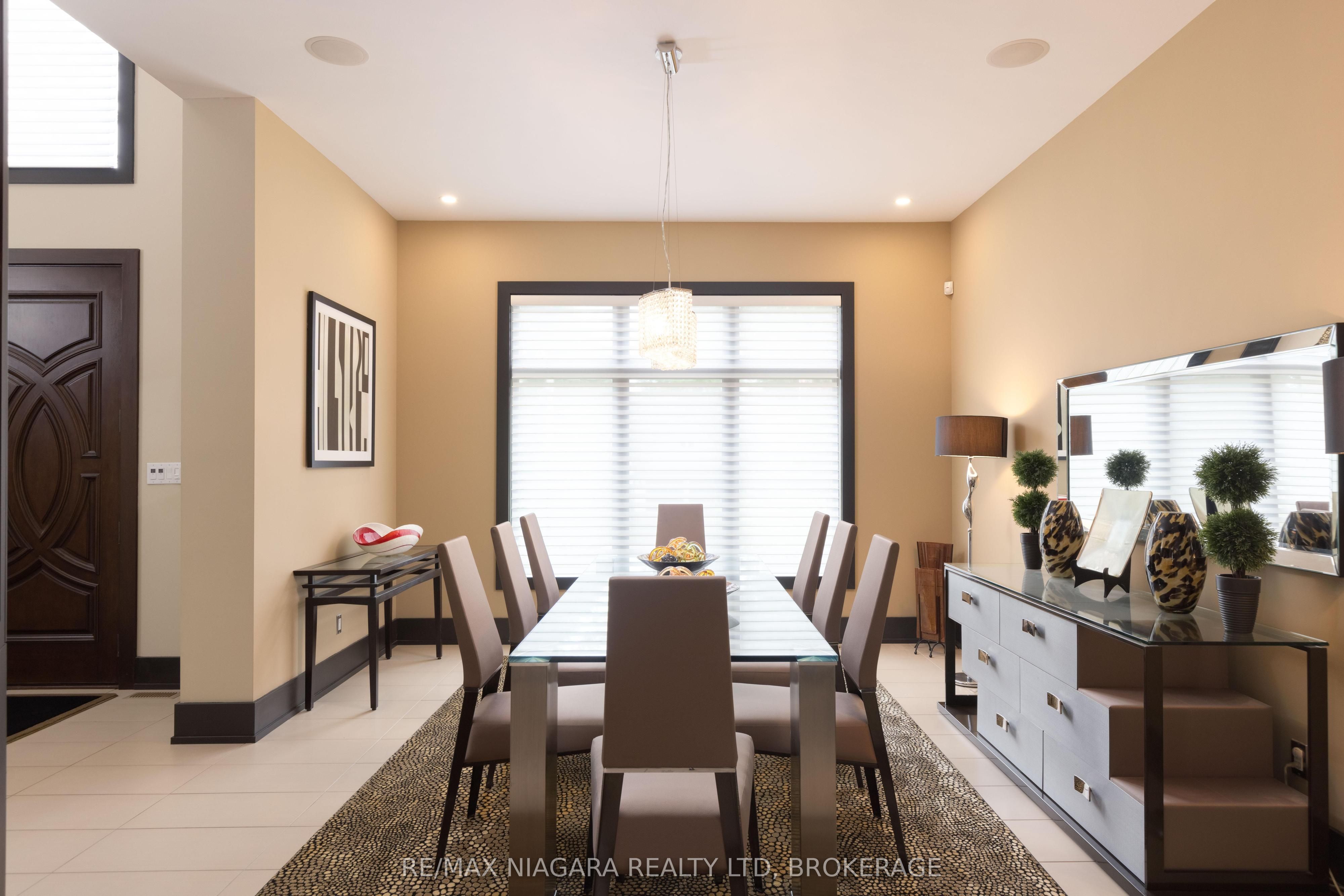 362 Niagara Boulevard Property Photo 15