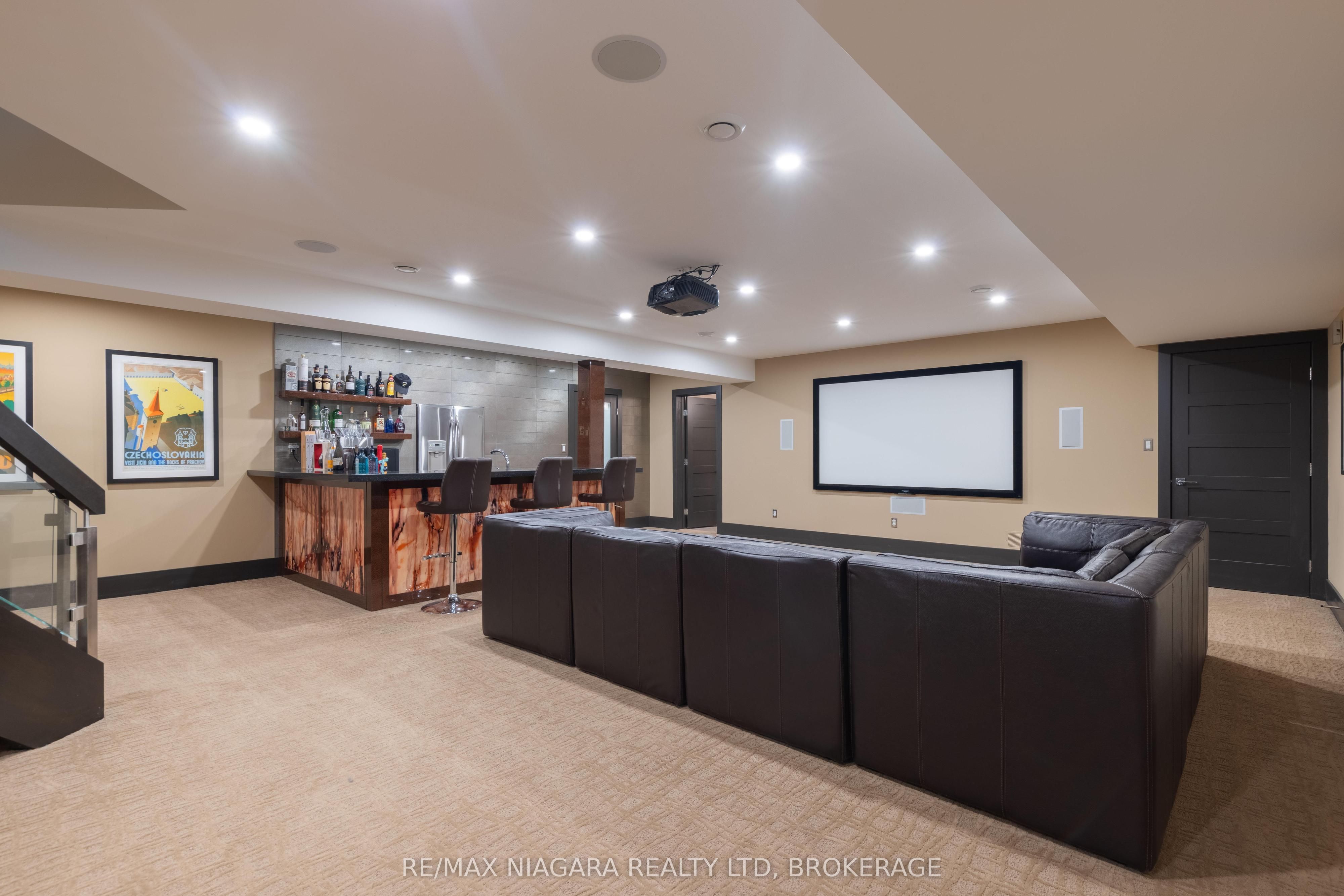 362 Niagara Boulevard Property Photo 37