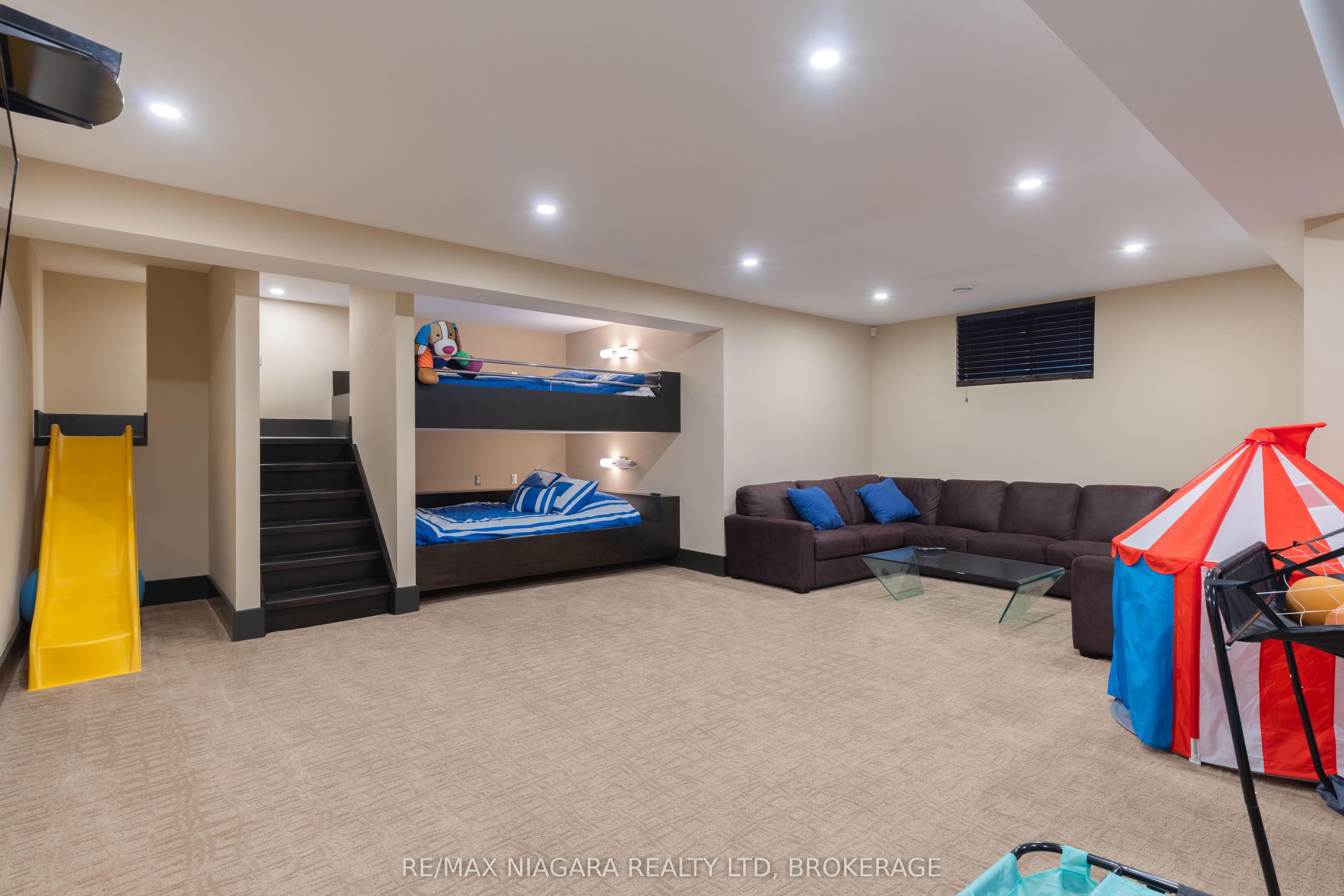 362 Niagara Boulevard Property Photo 39