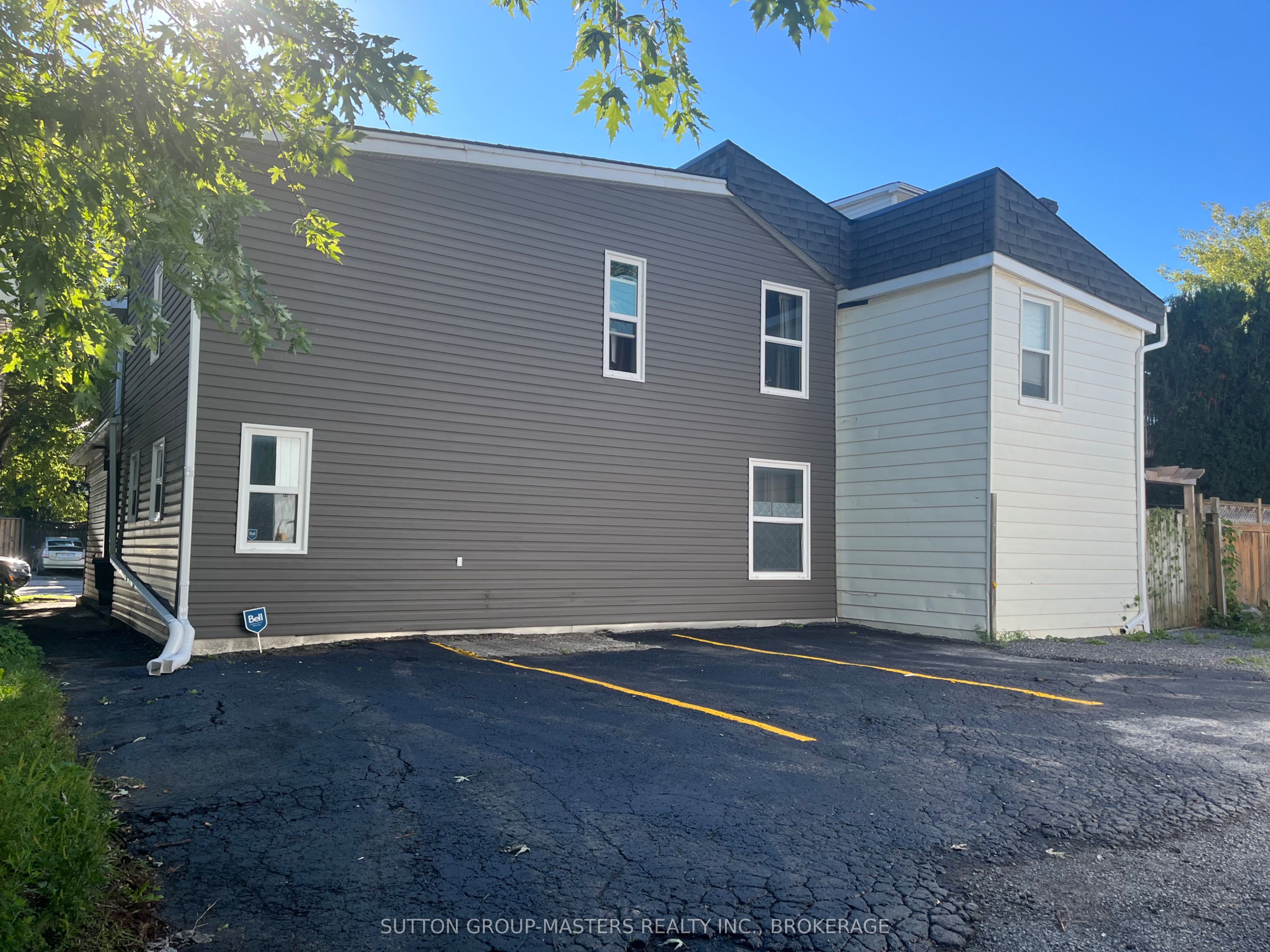 380 Barrie Street Property Photo 3