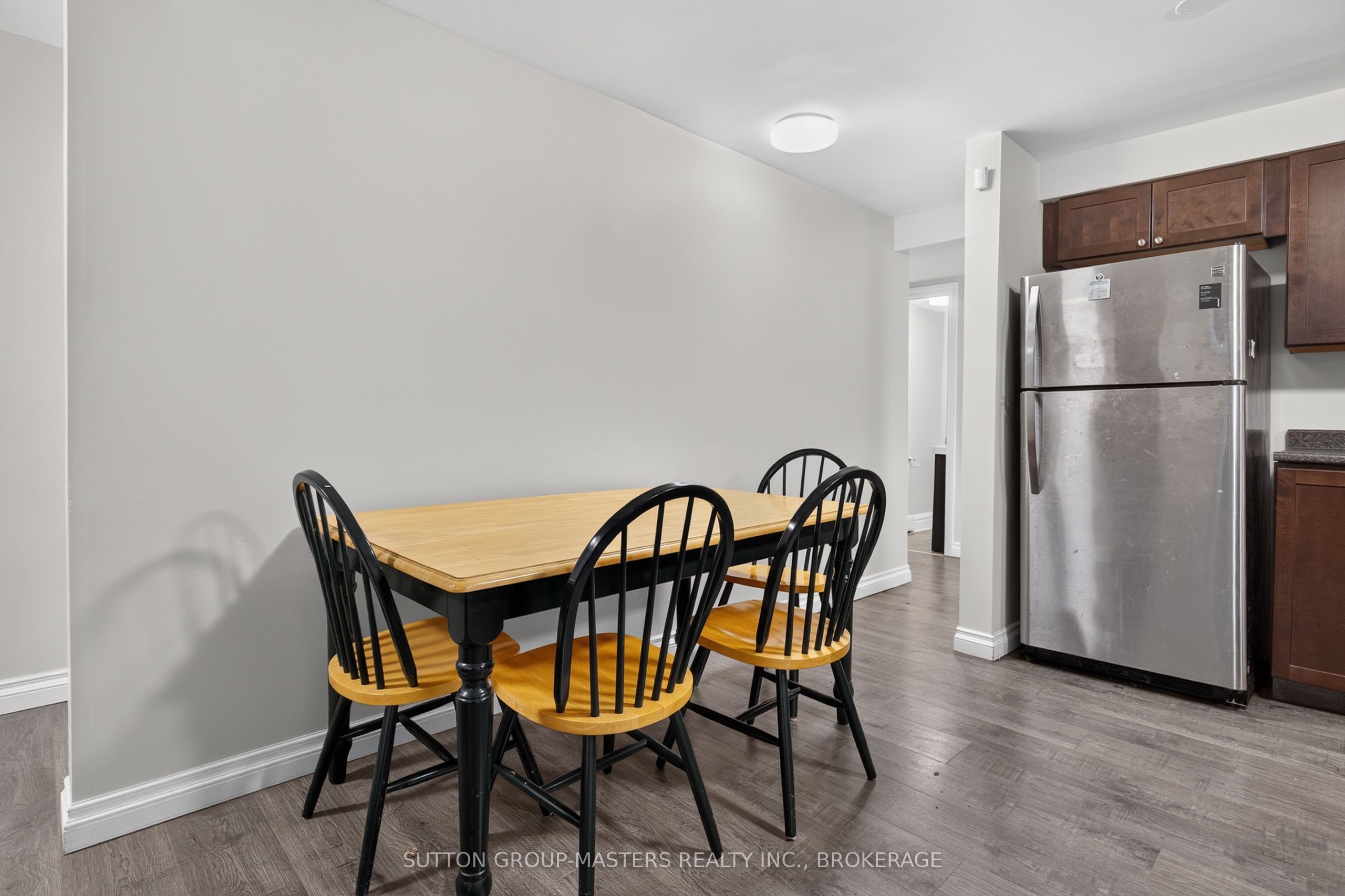380 Barrie Street Property Photo 9