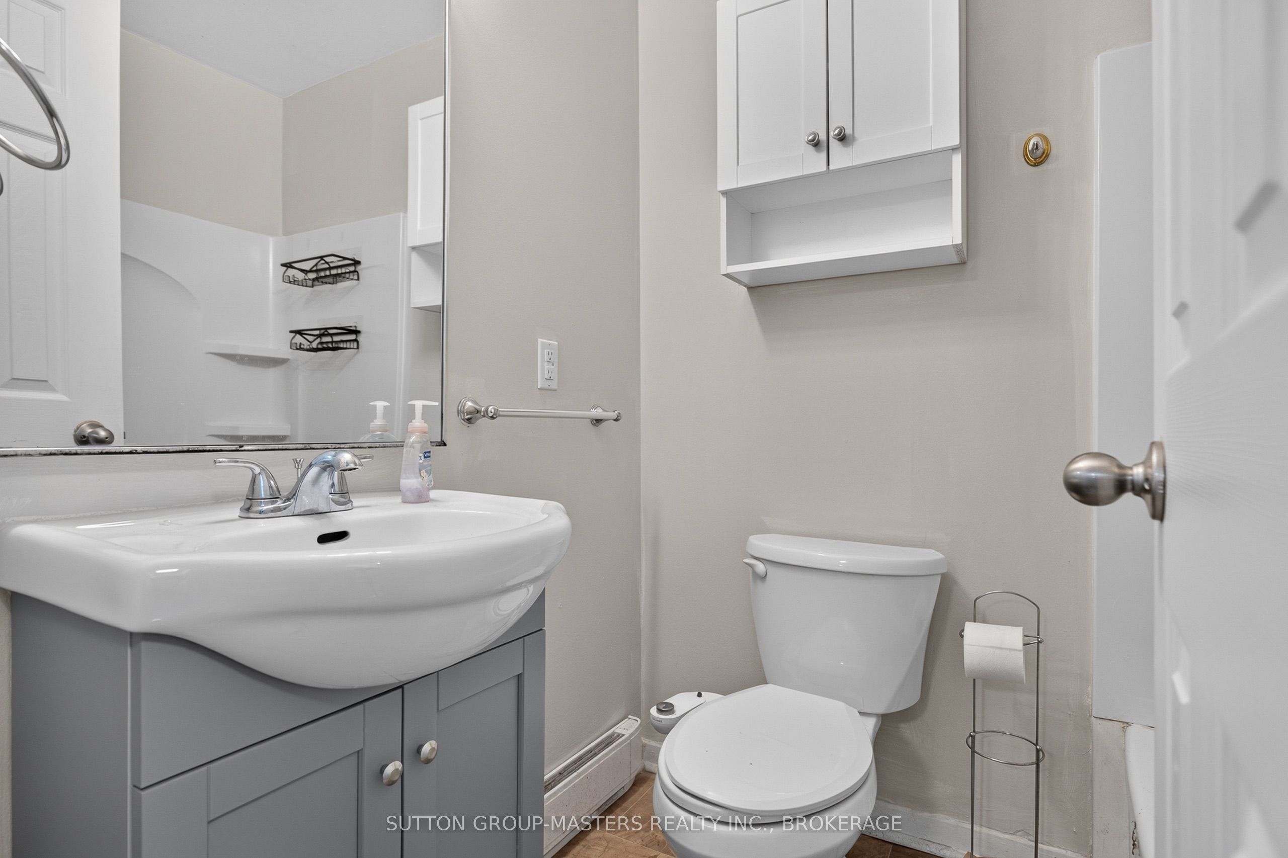380 Barrie Street Property Photo 16