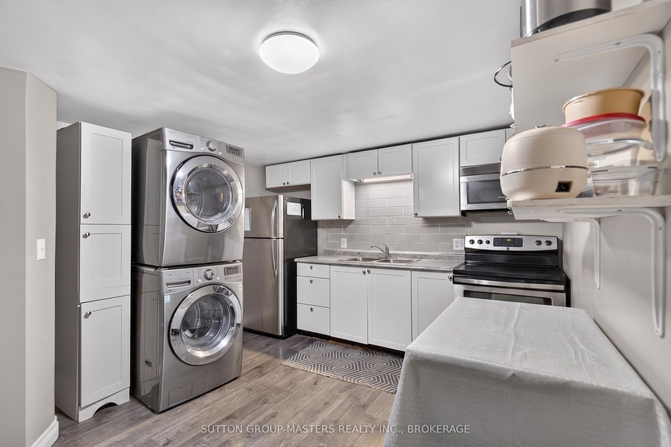380 Barrie Street Property Photo 26