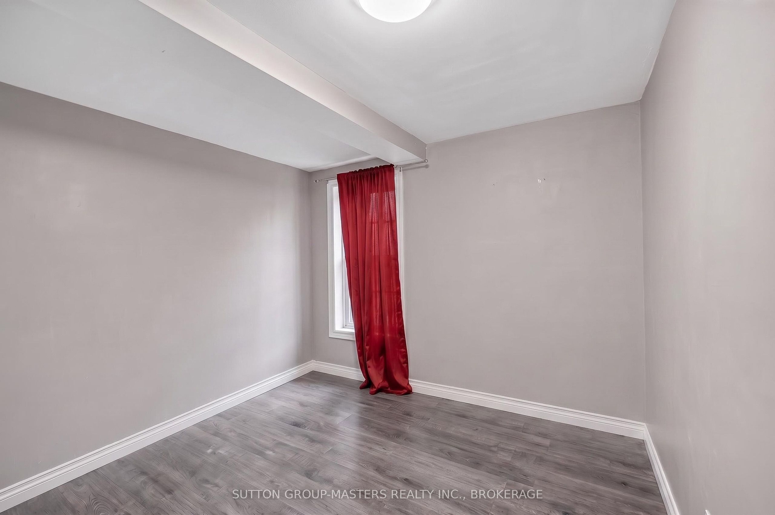 380 Barrie Street Property Photo 27