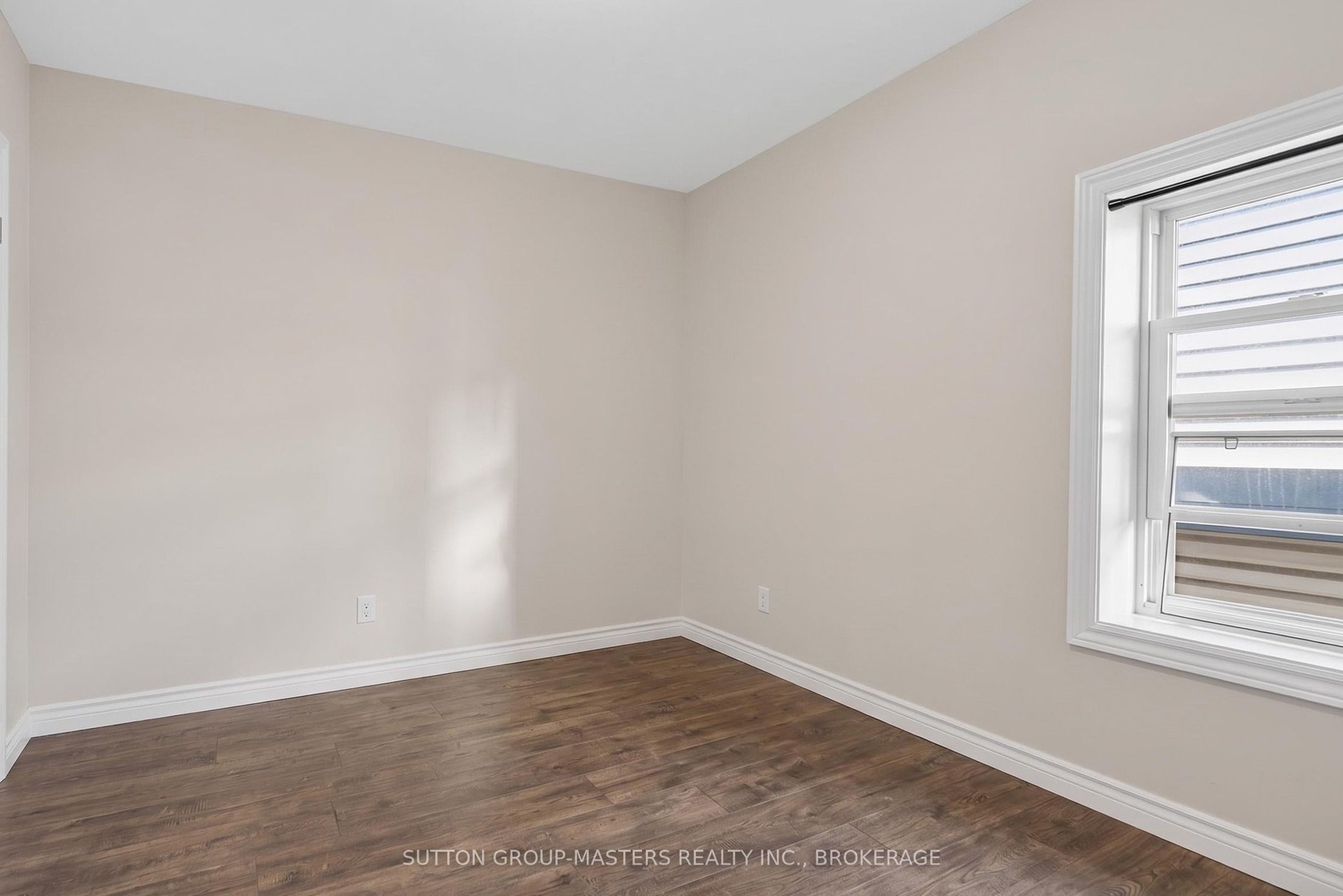 380 Barrie Street Property Photo 28
