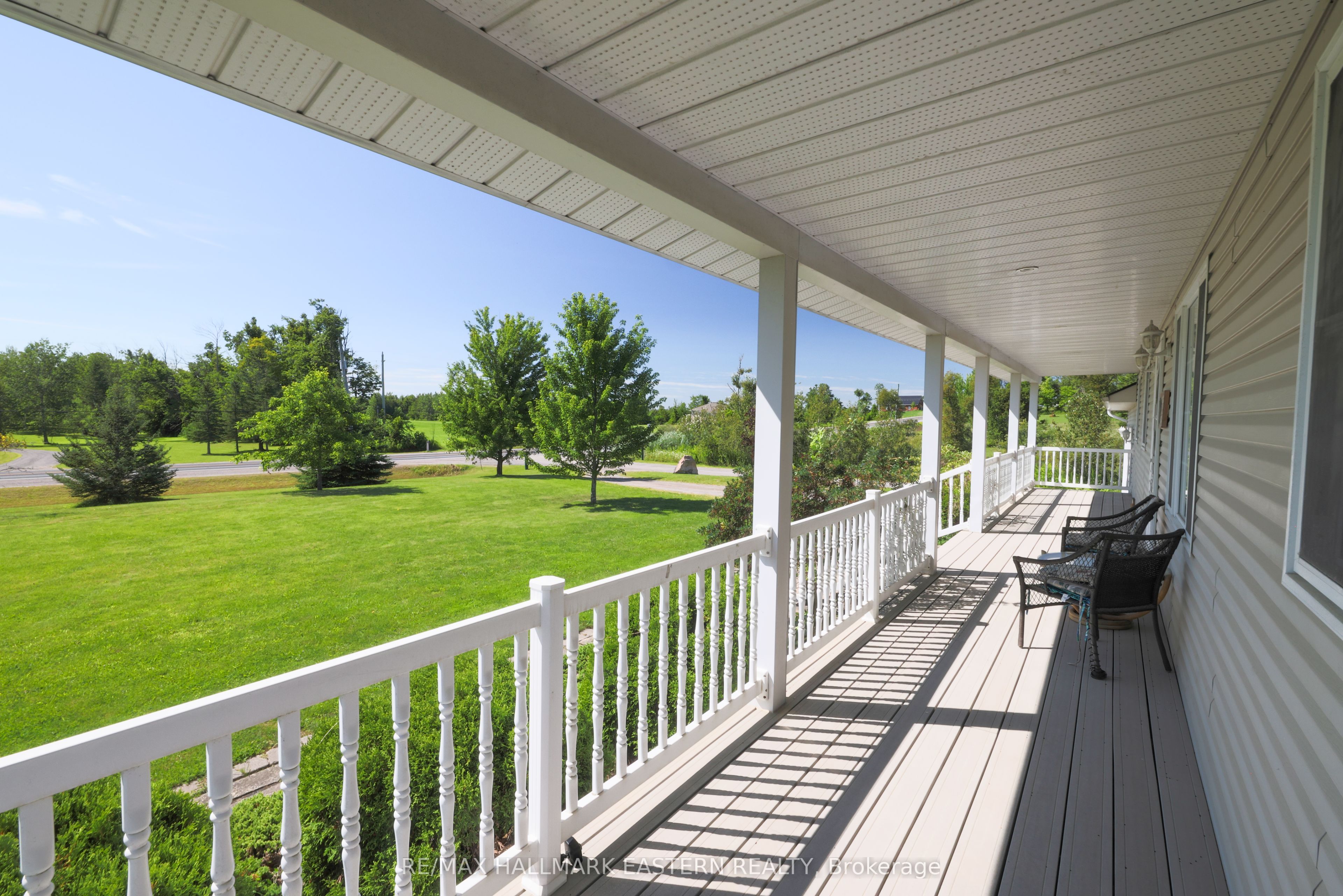 1738 8th Line Property Photo 2
