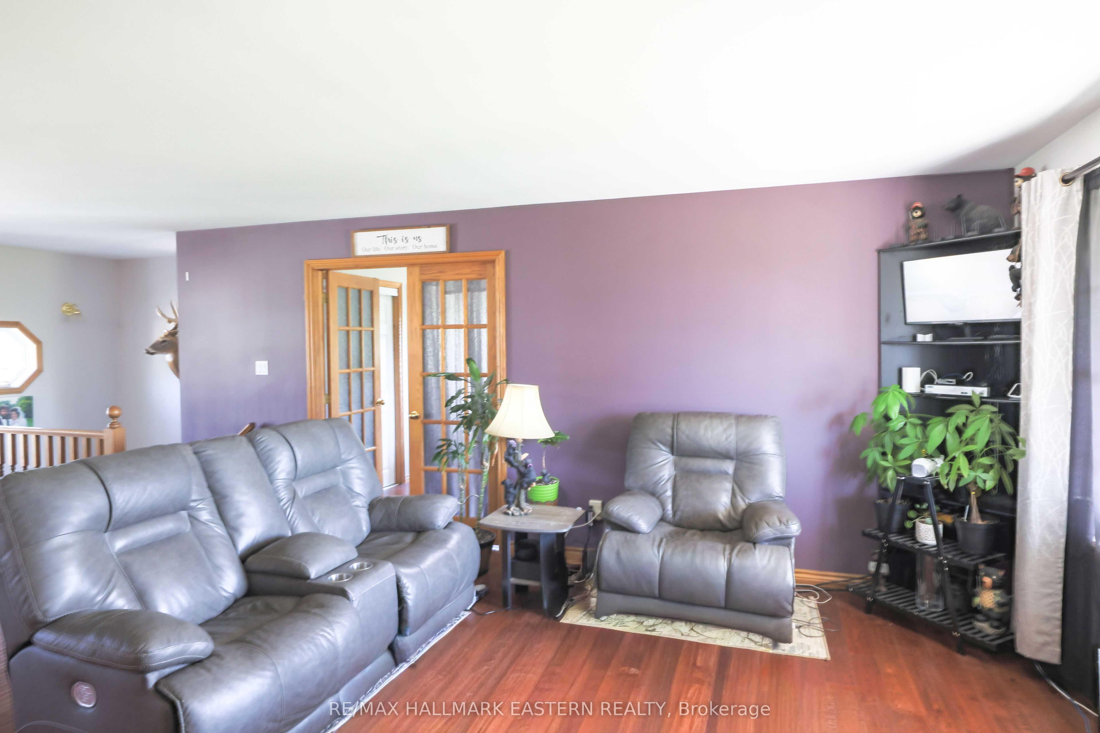 1738 8th Line Property Photo 5
