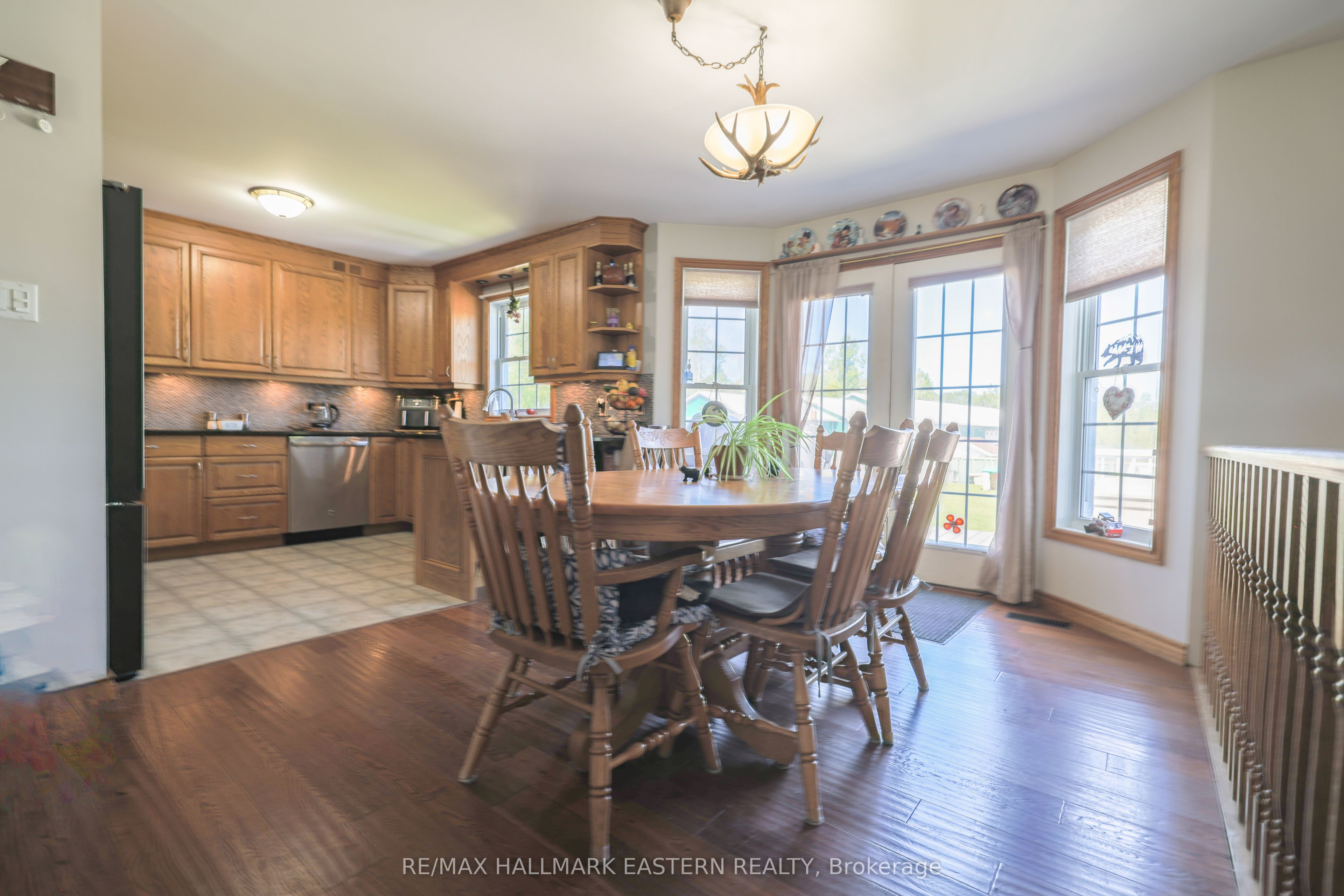 1738 8th Line Property Photo 7