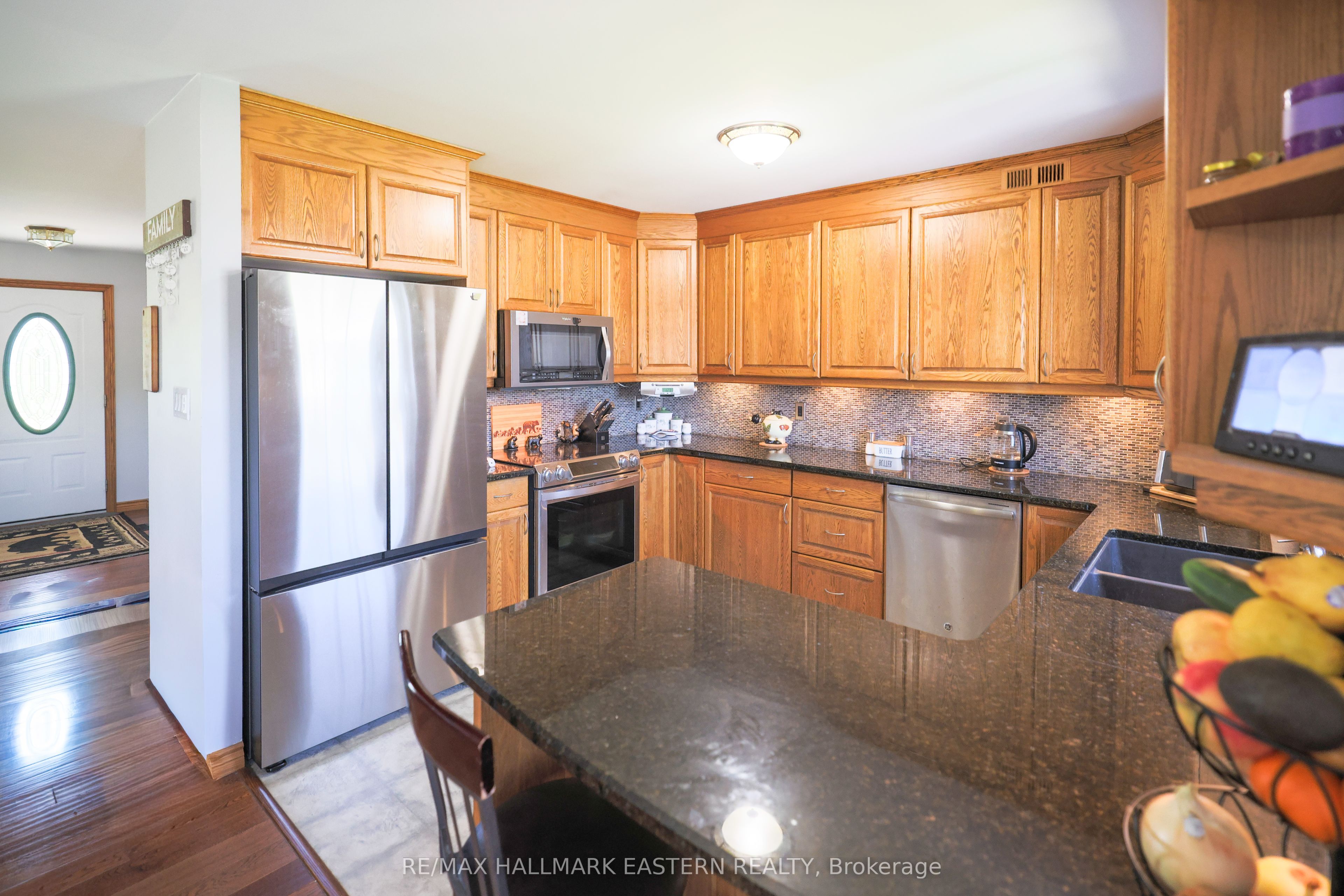 1738 8th Line Property Photo 9