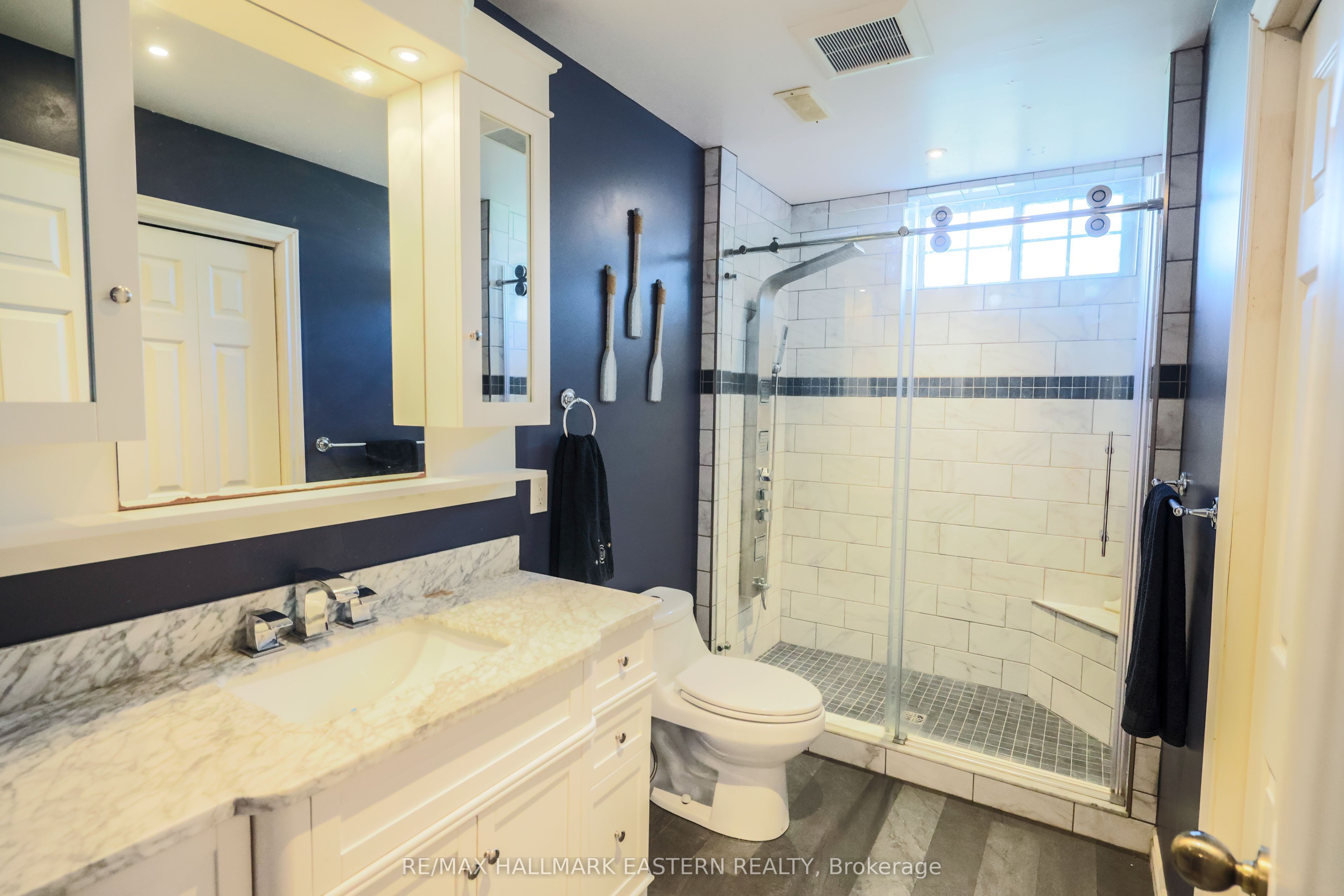 1738 8th Line Property Photo 17