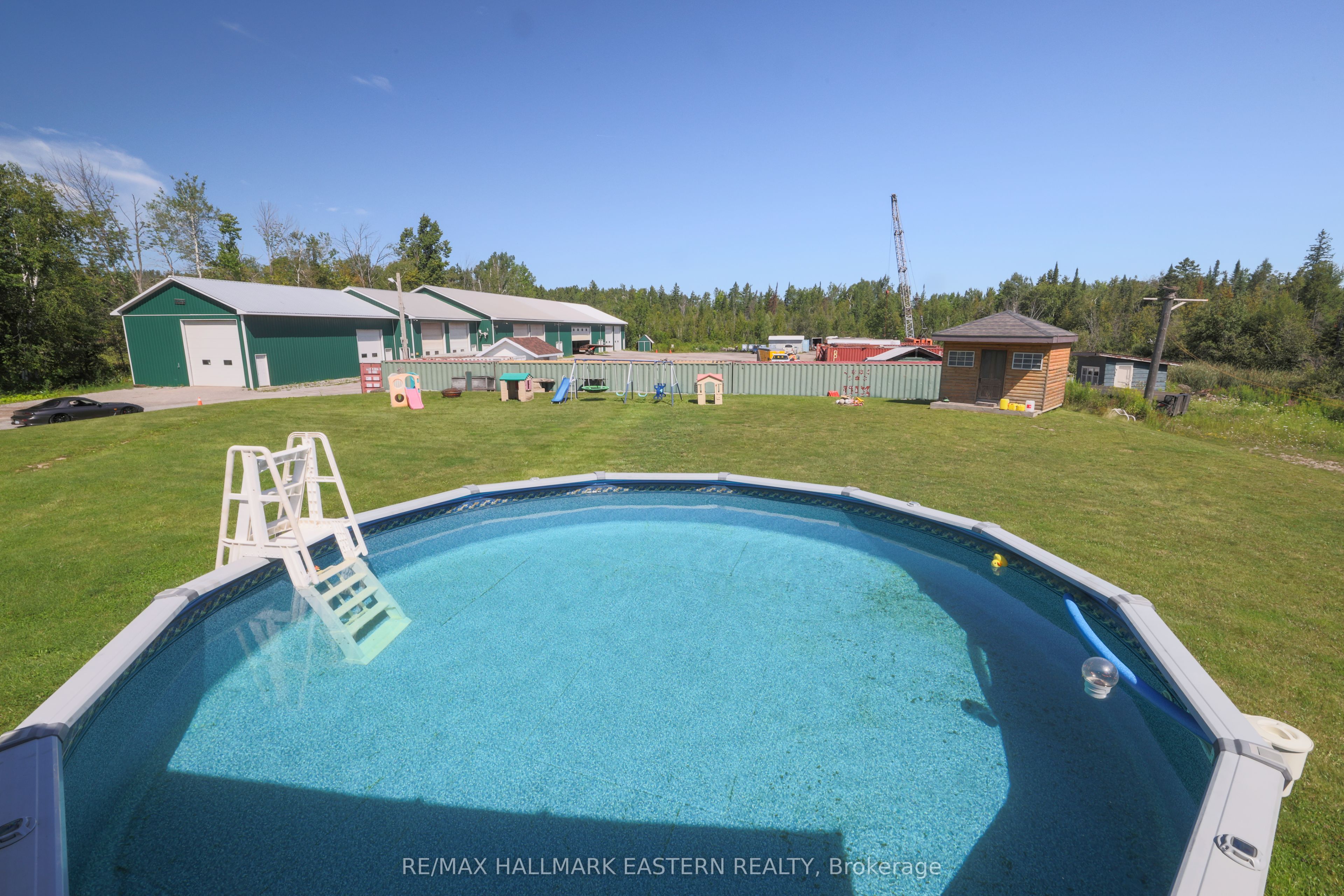 1738 8th Line Property Photo 18