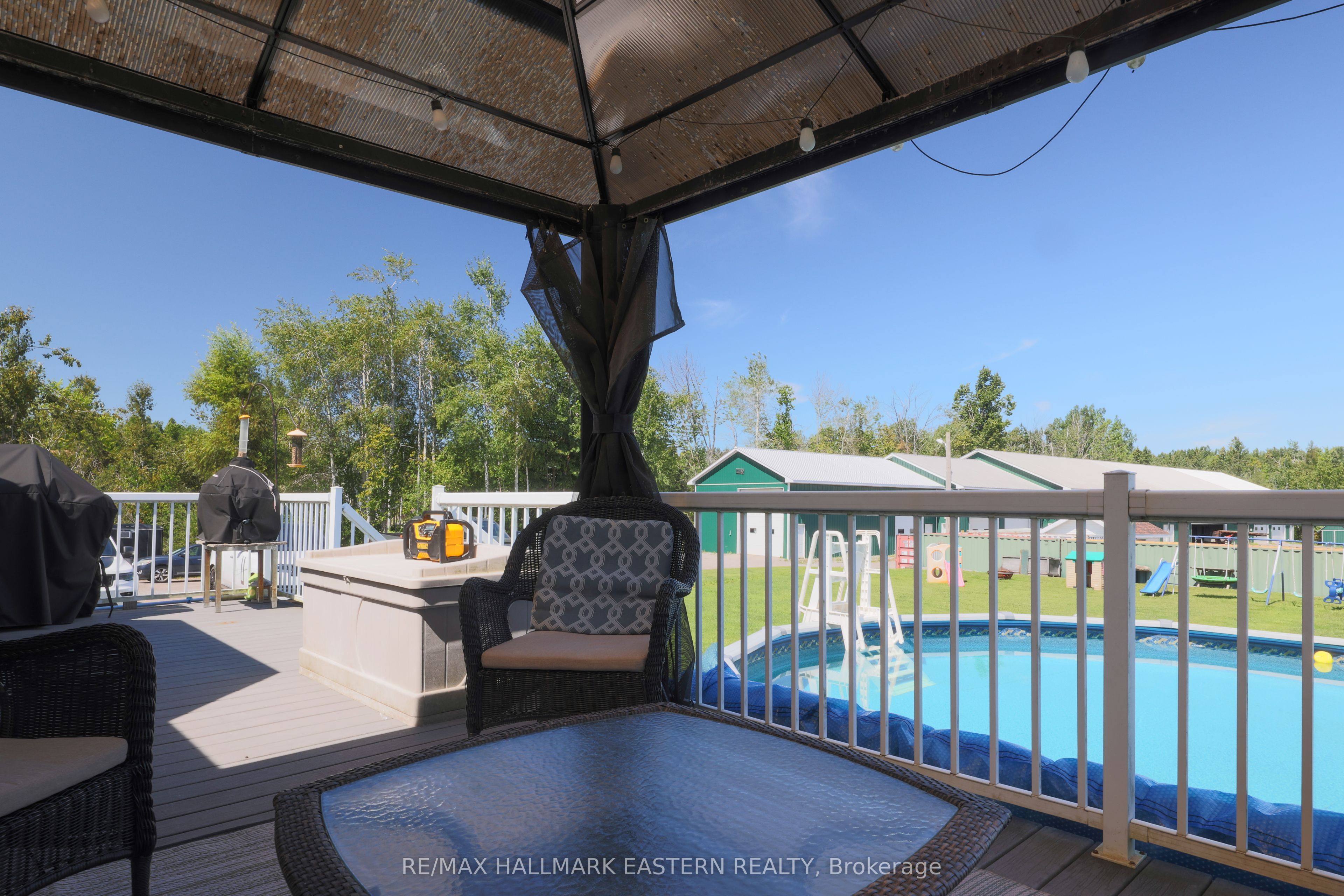 1738 8th Line Property Photo 19