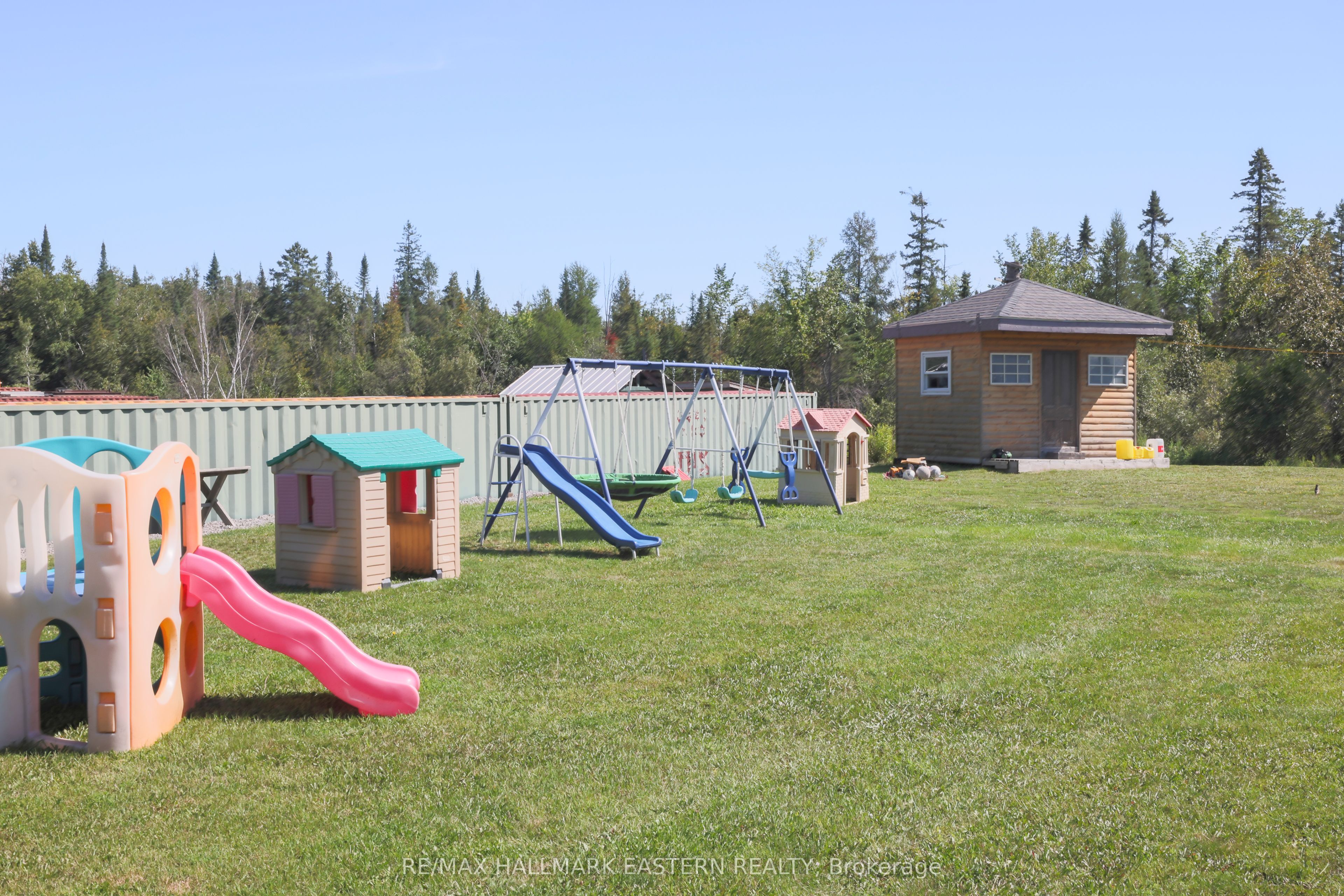1738 8th Line Property Photo 21