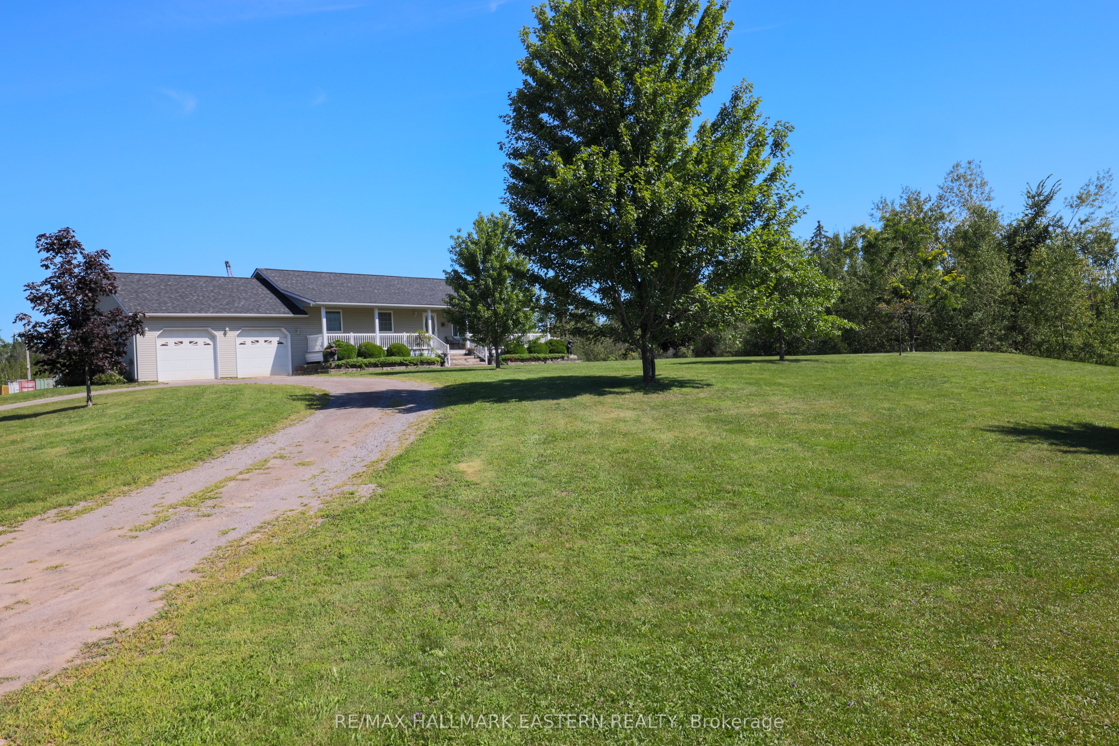 1738 8th Line Property Photo 24
