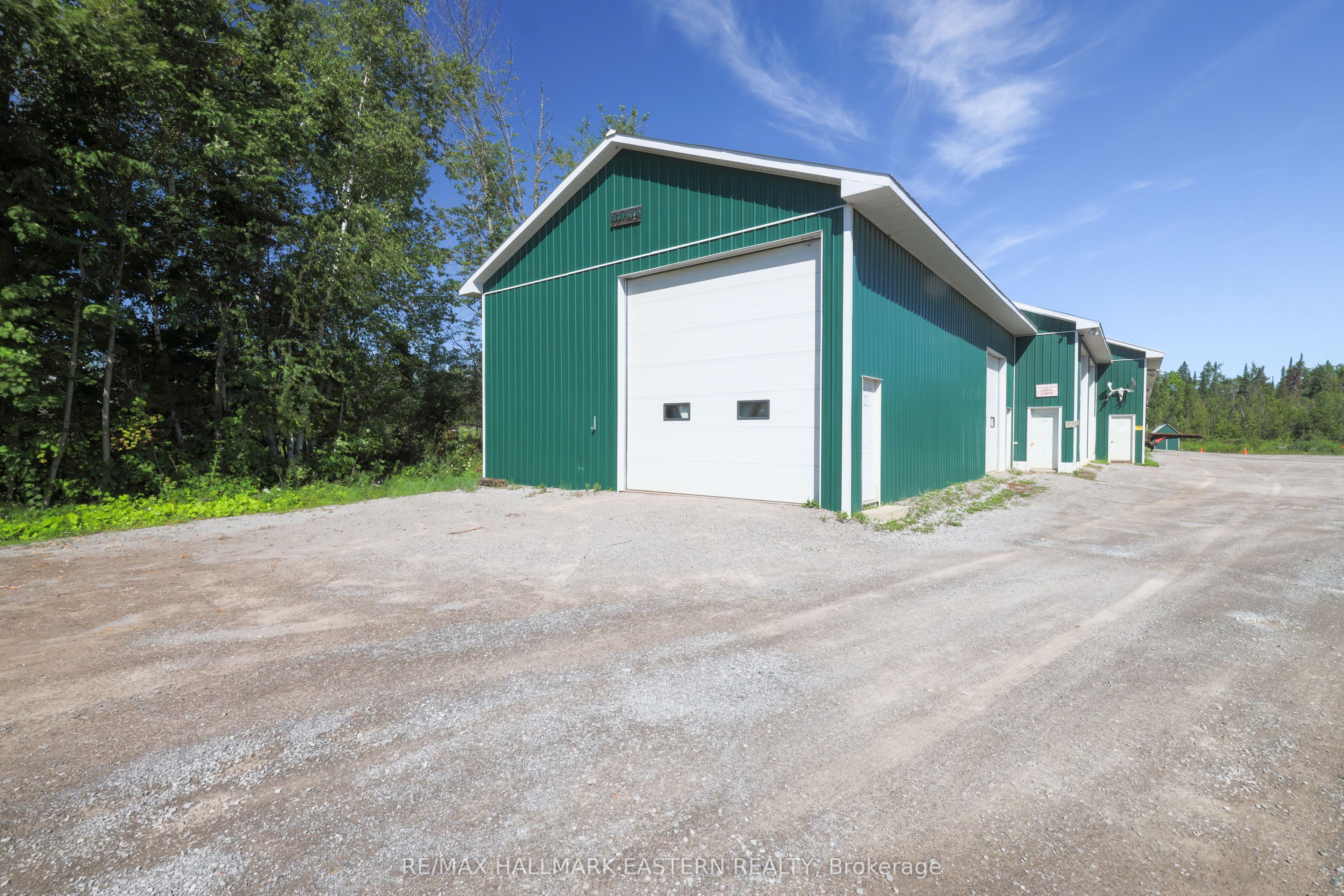 1738 8th Line Property Photo 27