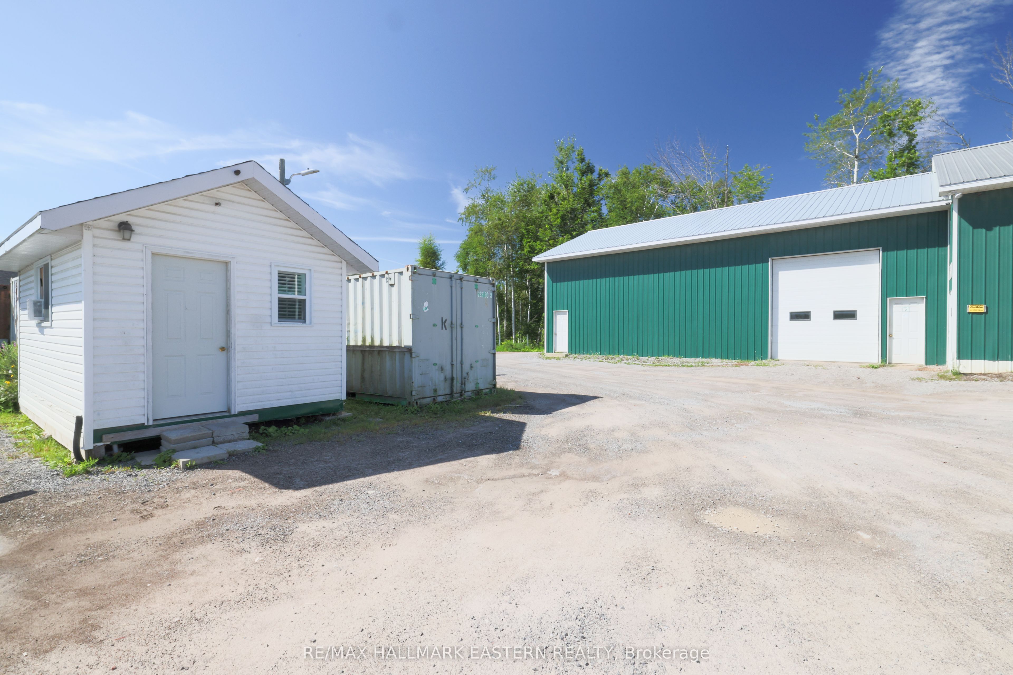 1738 8th Line Property Photo 28