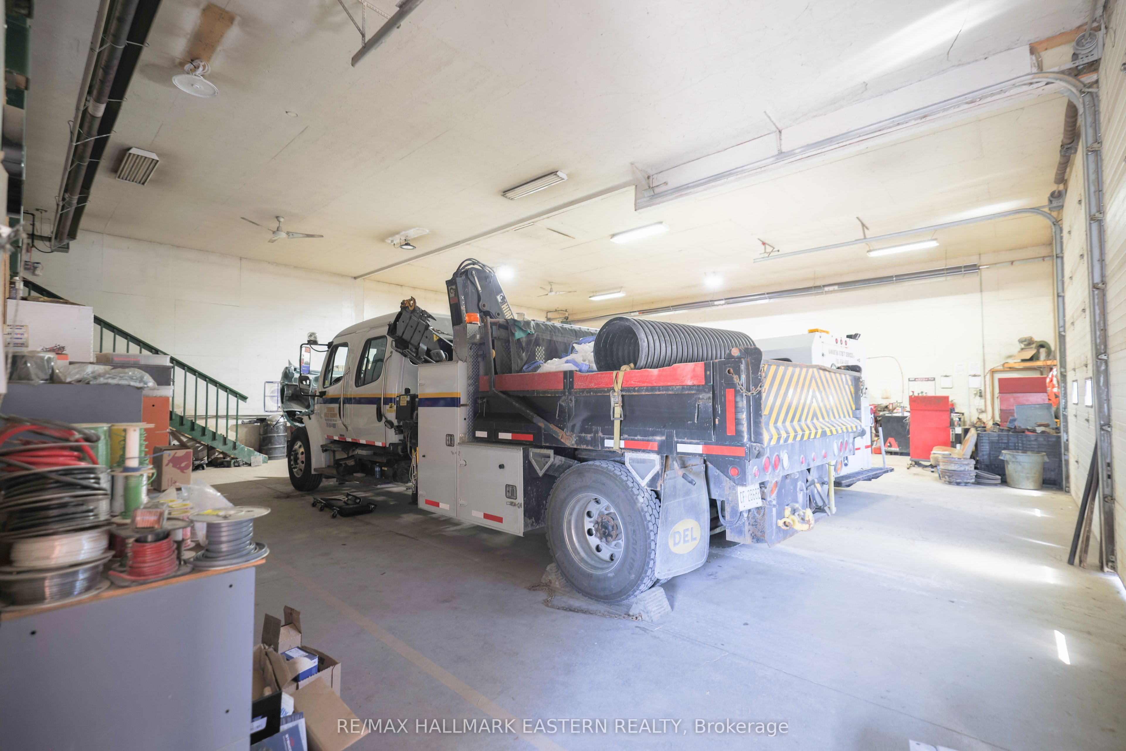 1738 8th Line Property Photo 33