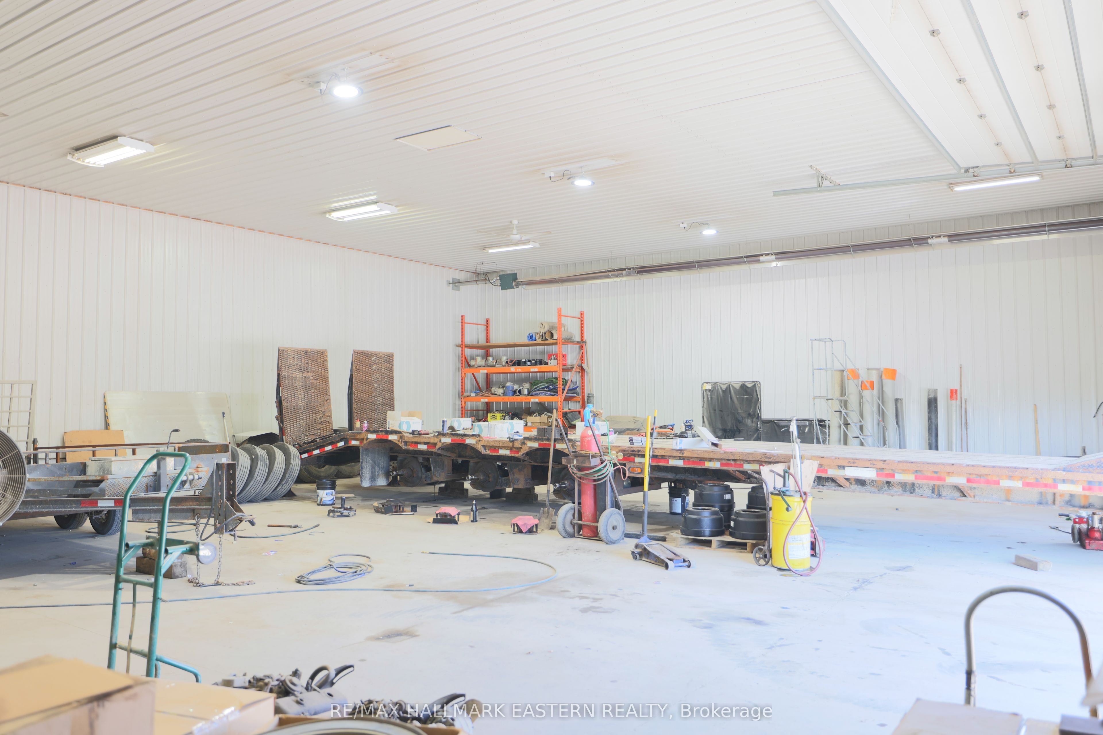 1738 8th Line Property Photo 38