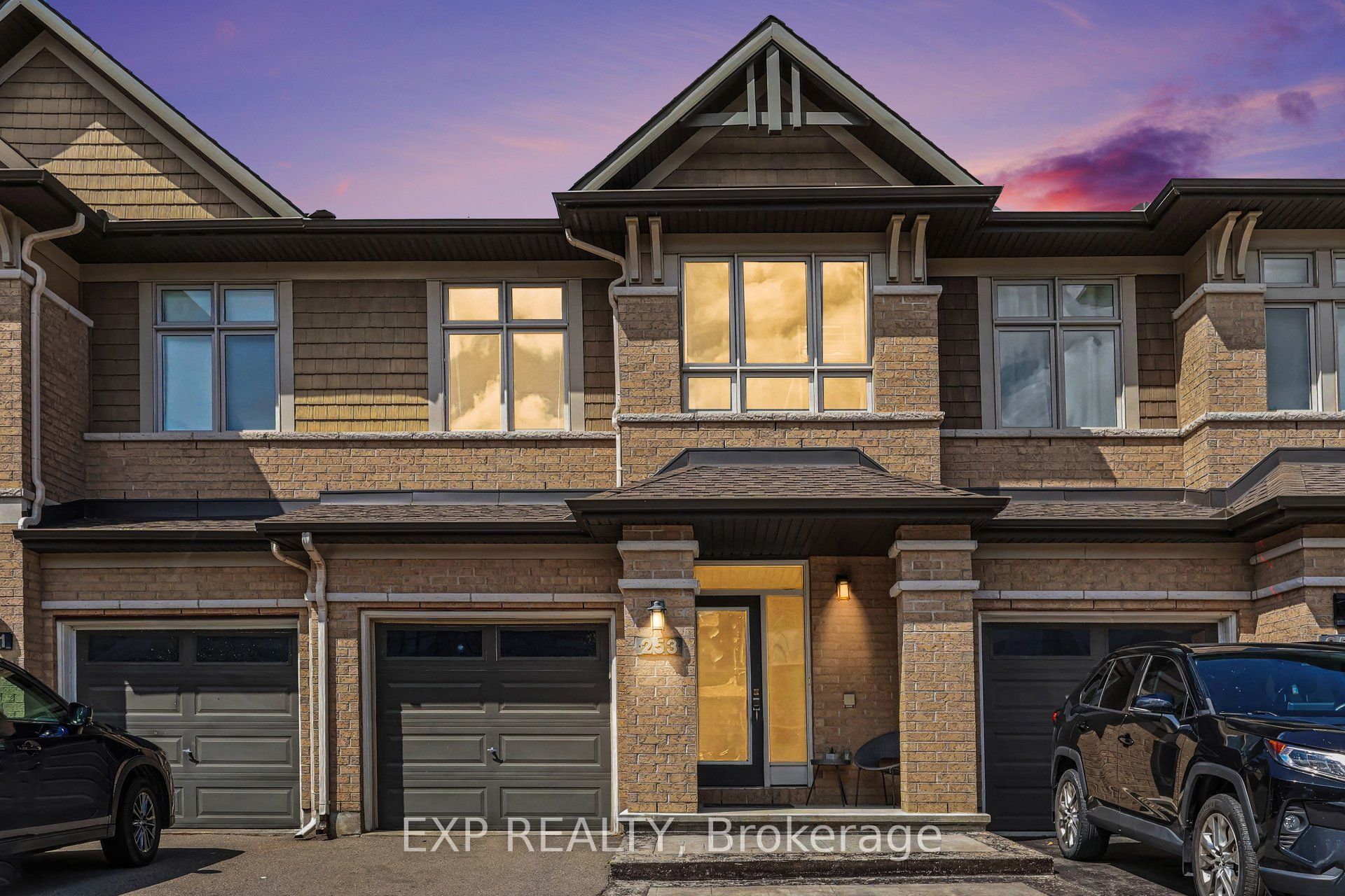 253 Shinleaf Crescent Property Photo 1