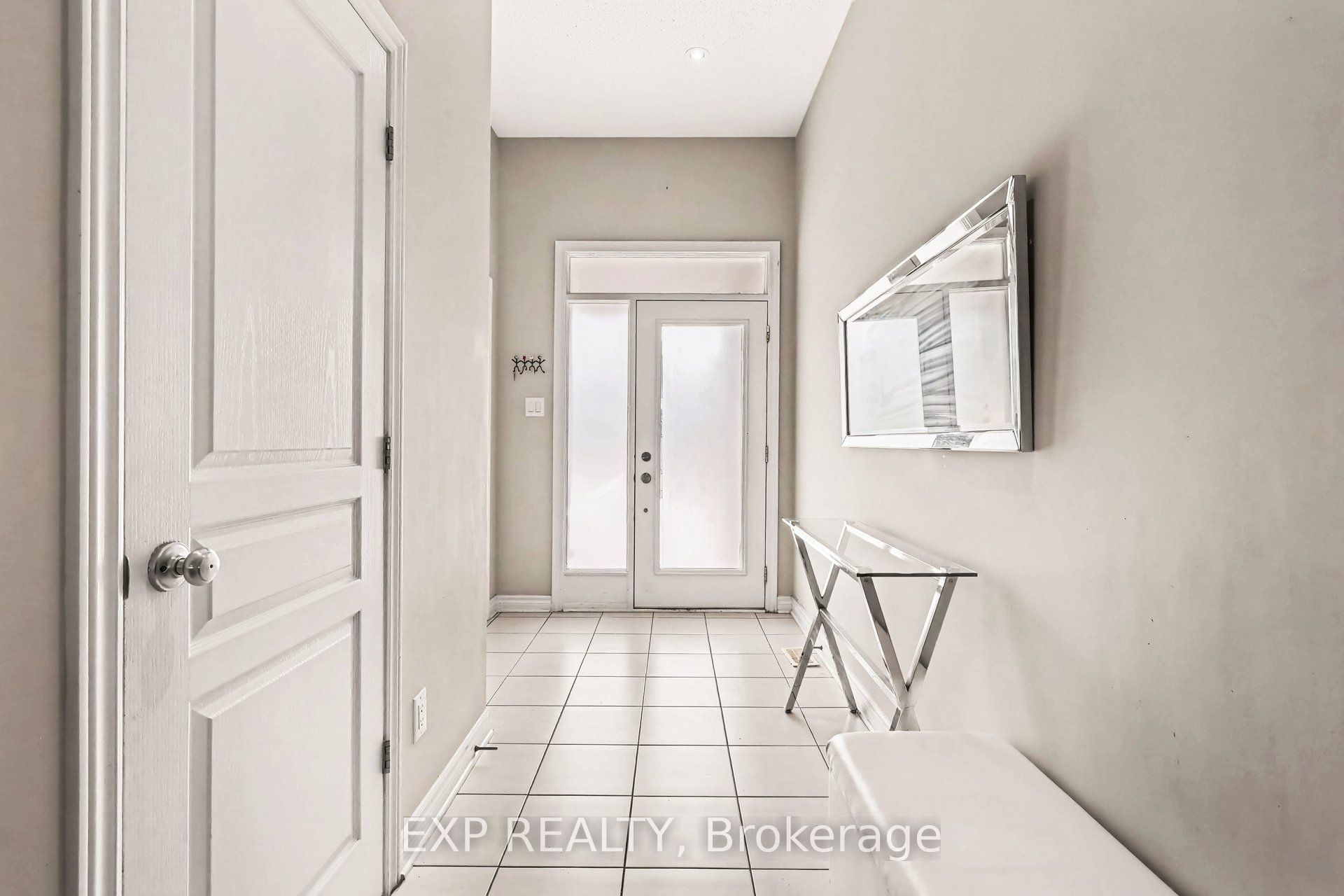 253 Shinleaf Crescent Property Photo 3