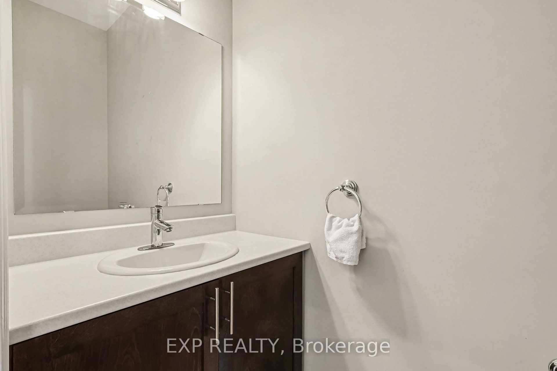 253 Shinleaf Crescent Property Photo 13