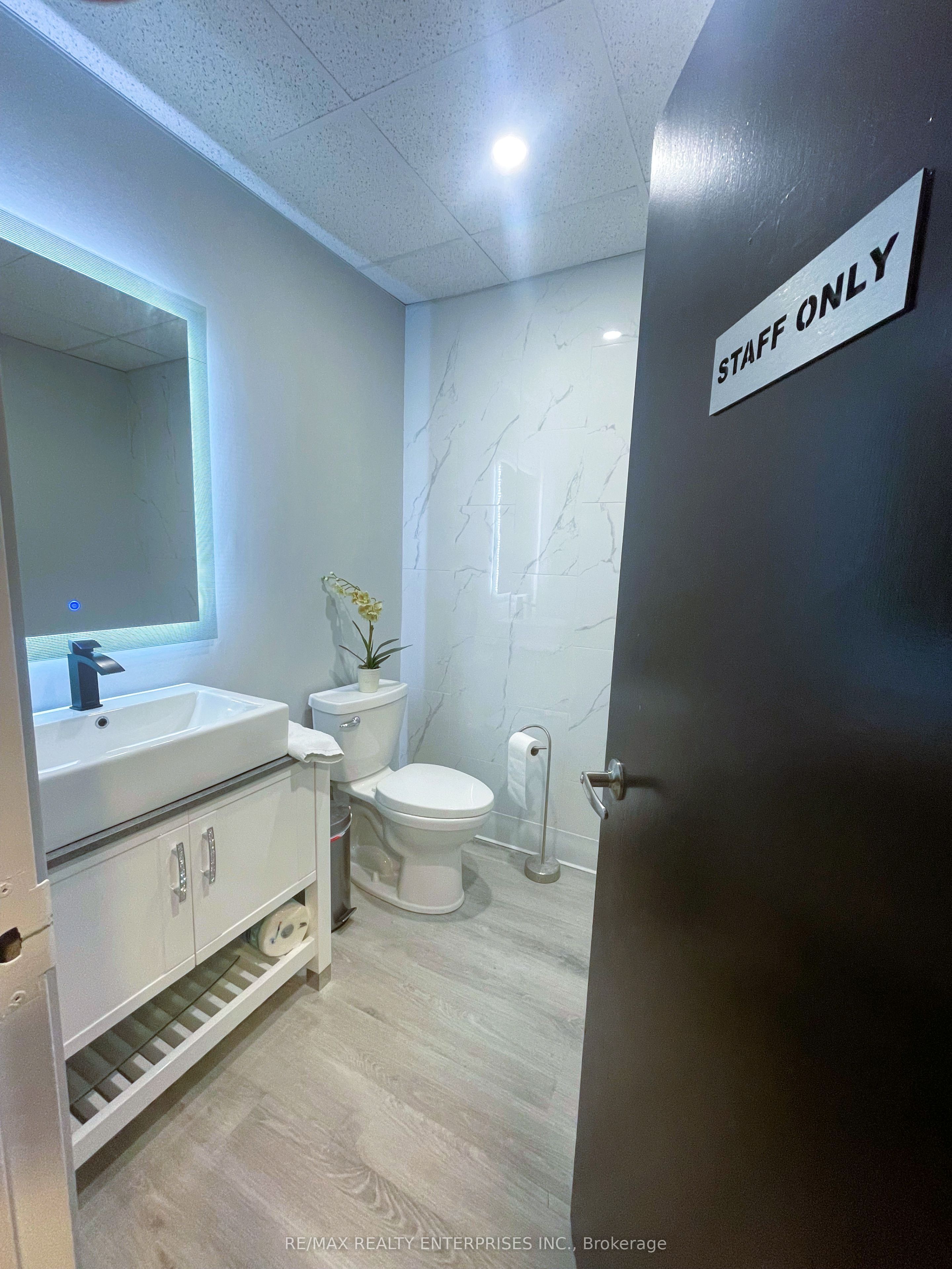46 King Street Property Photo 16