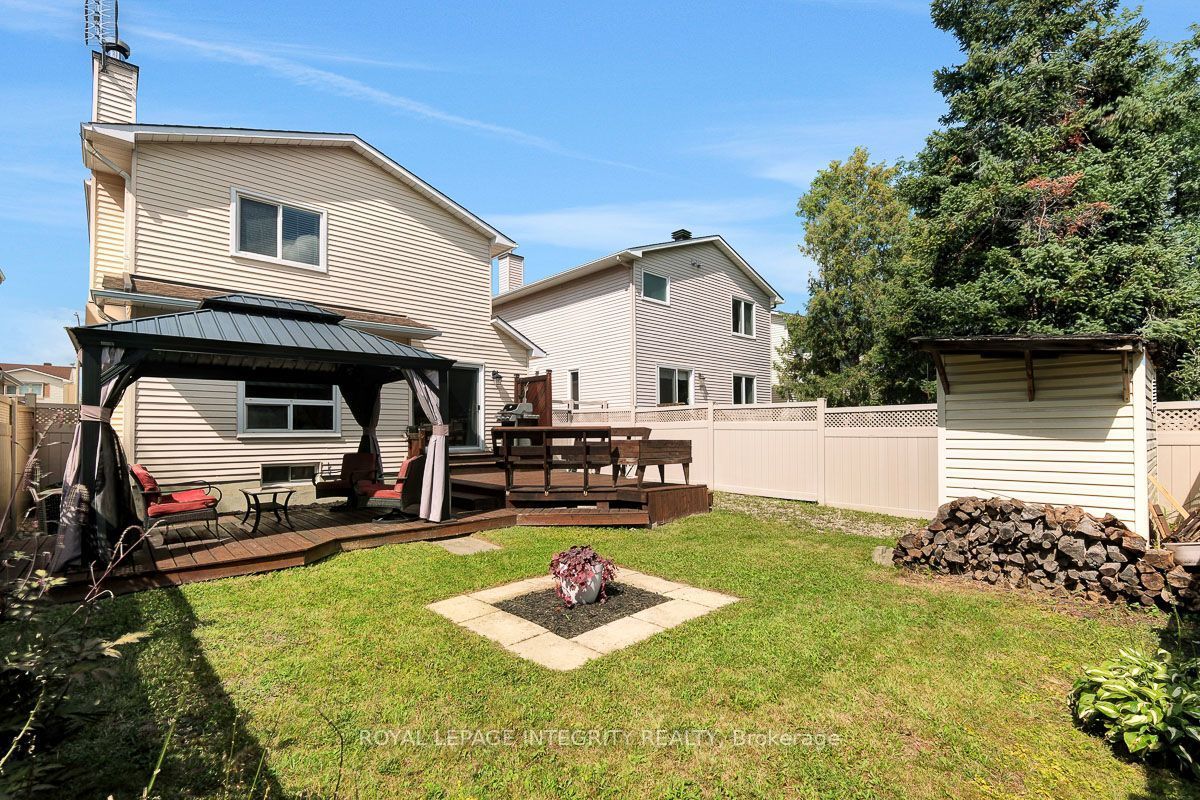 390 Oaklawn Crescent Property Photo 39