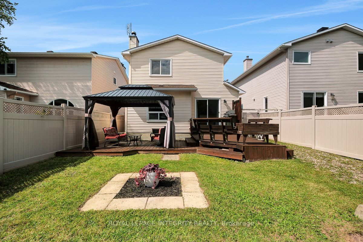 390 Oaklawn Crescent Property Photo 47