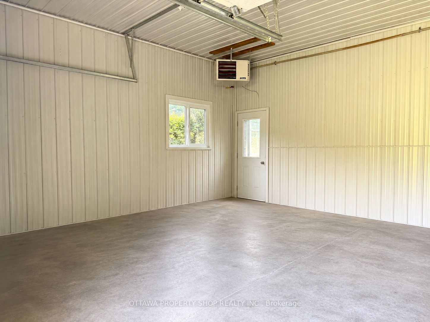 3031 Greenland Road Property Photo 7