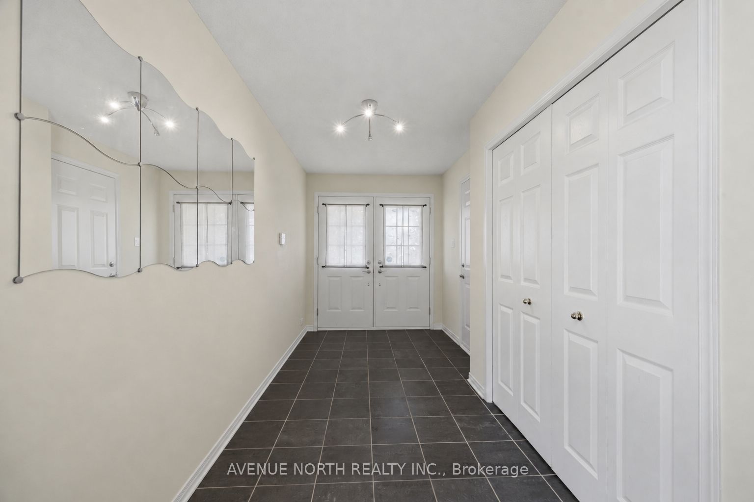 141 Gladeview Private Property Photo 5