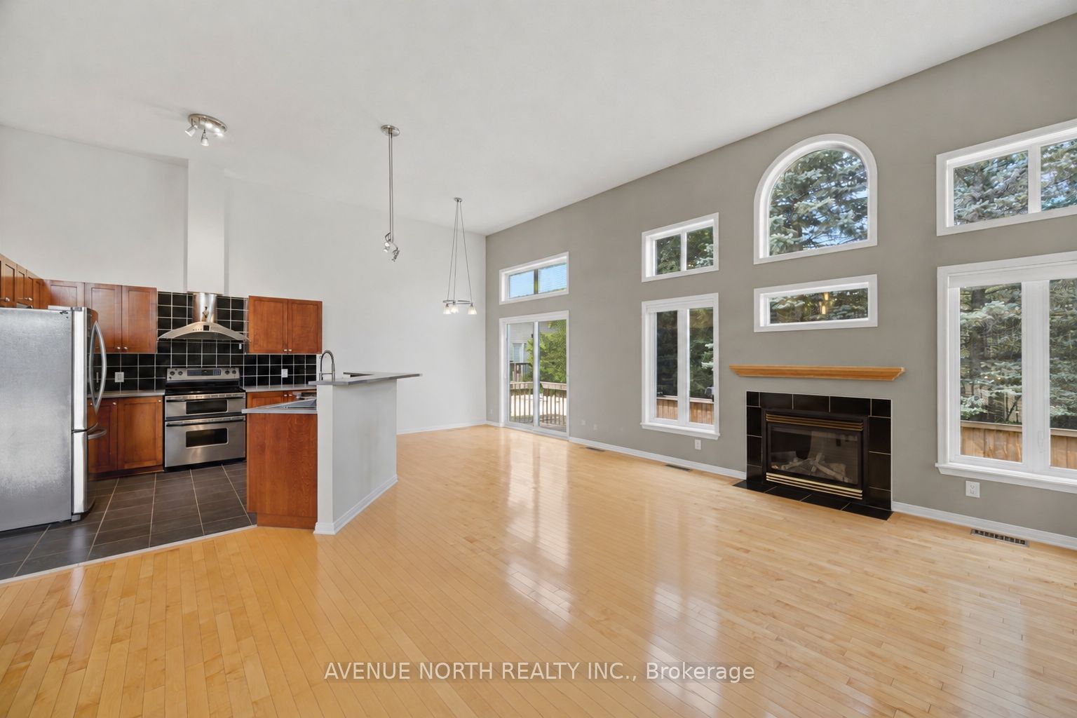141 Gladeview Private Property Photo 14