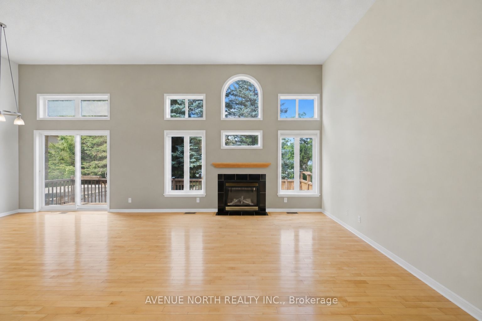 141 Gladeview Private Property Photo 18