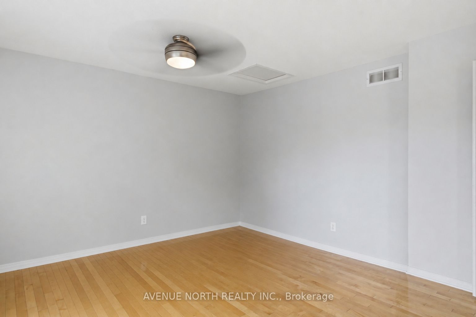 141 Gladeview Private Property Photo 26
