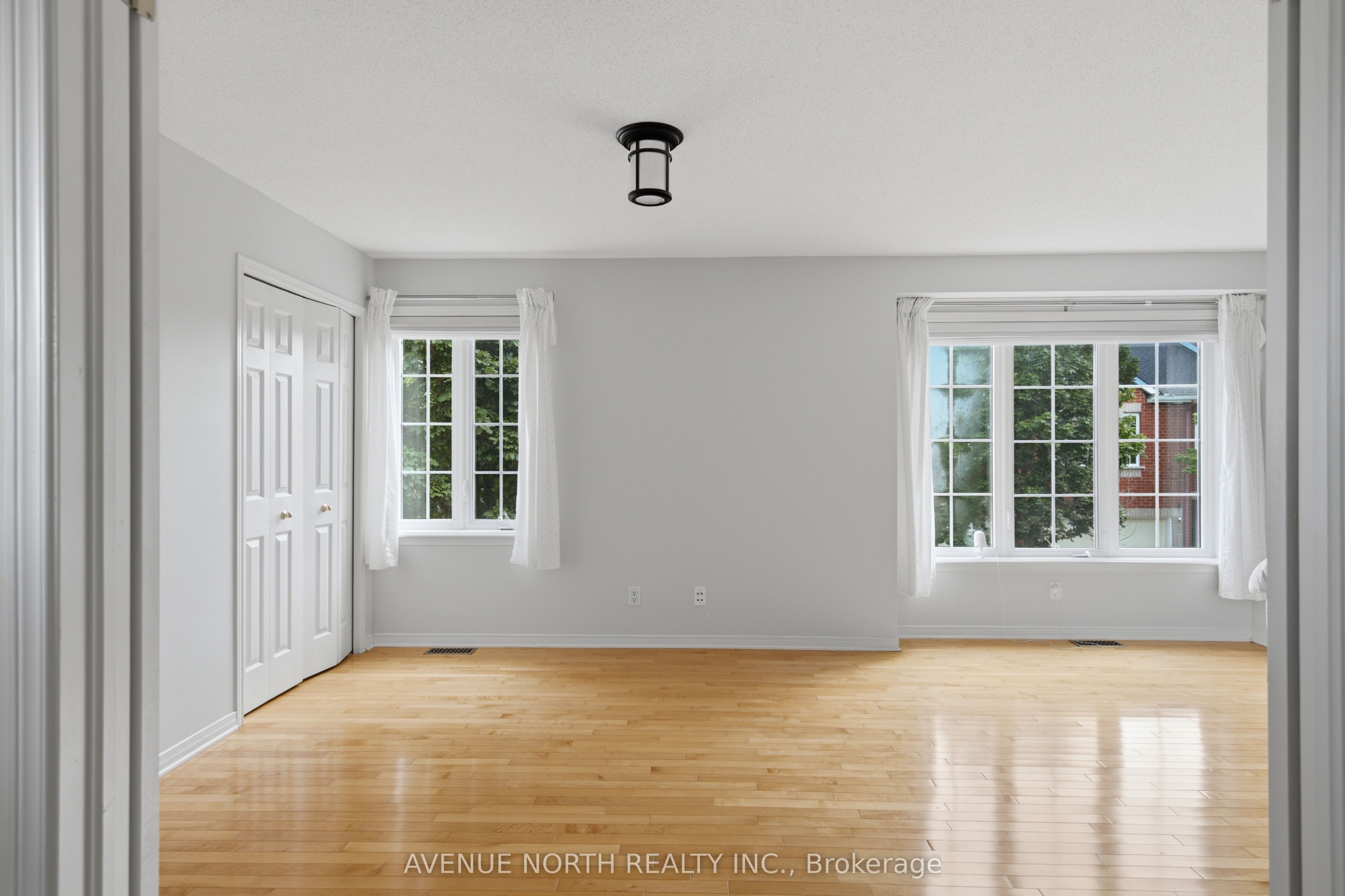 141 Gladeview Private Property Photo 31