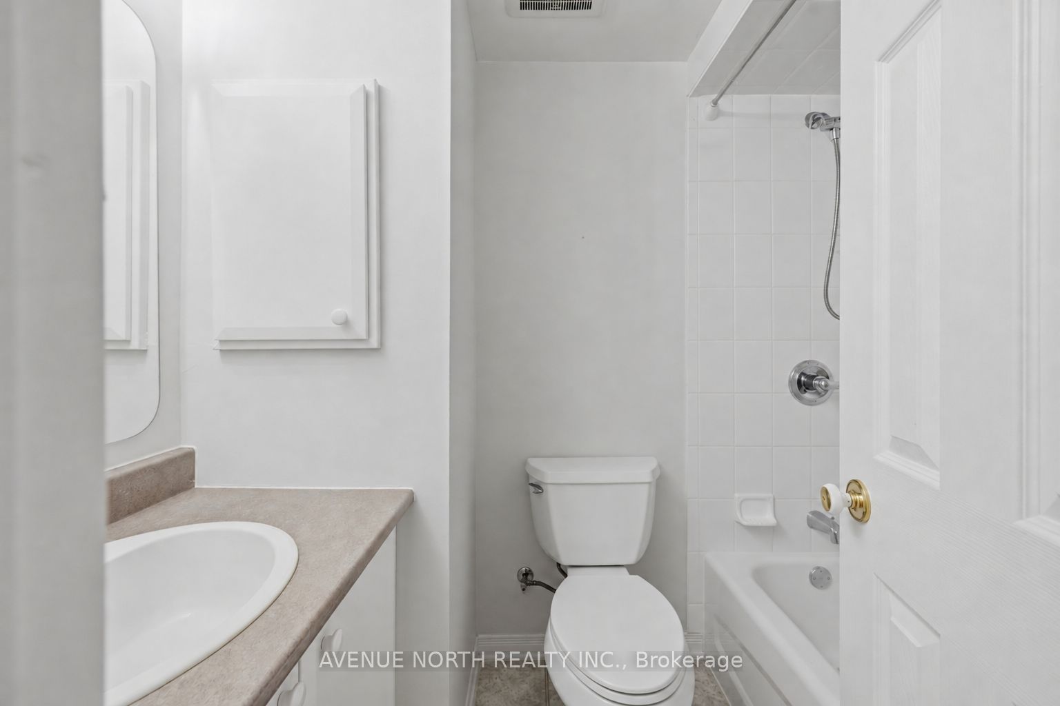 141 Gladeview Private Property Photo 35