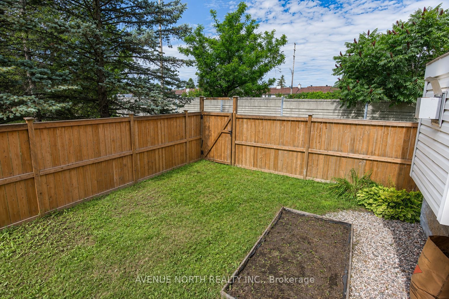 141 Gladeview Private Property Photo 39