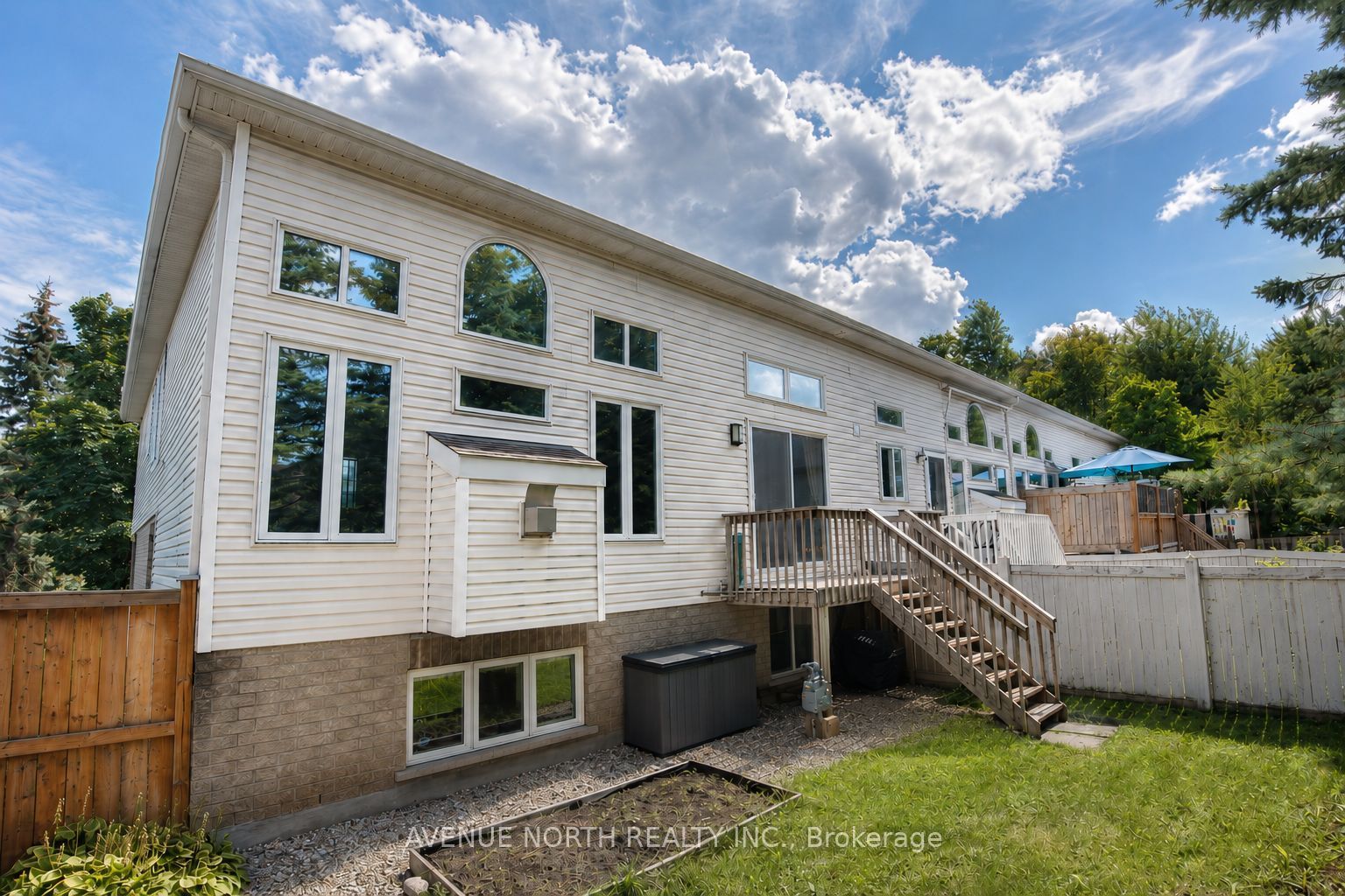 141 Gladeview Private Property Photo 44