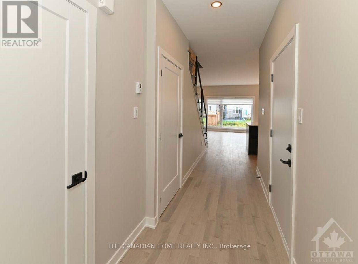 461 Denis Street Property Photo 3